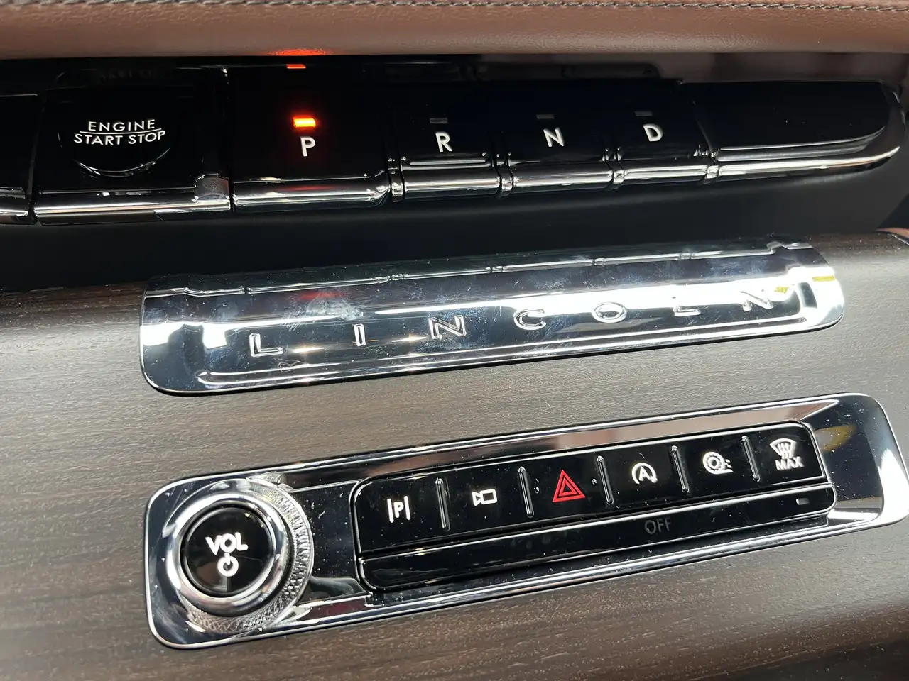 Lincoln Aviator снимка Lincoln Aviator