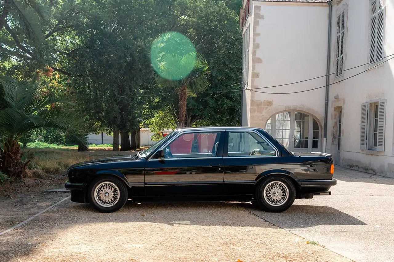 BMW 320 i coupé - 6 cyl 125 ch Phase 1.5 - Boîte mécanique - BBS - Cuir beige, foto 6