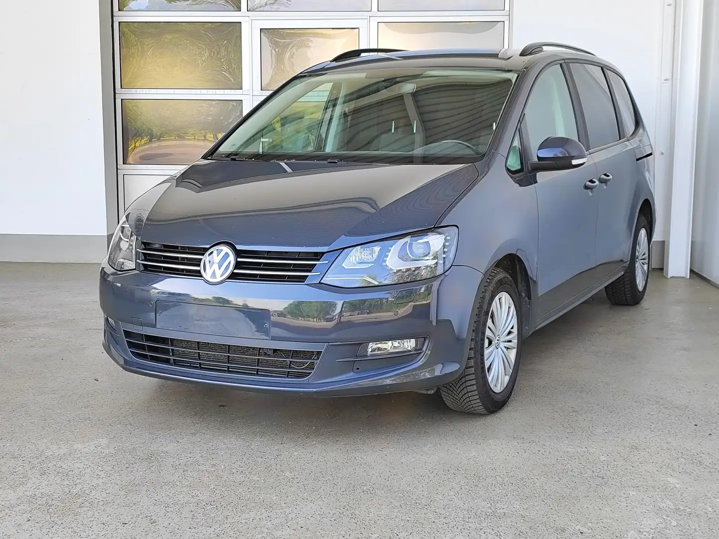 Volkswagen Sharan 2.0 TDI Xenon|Navi|RFK Grau - 2