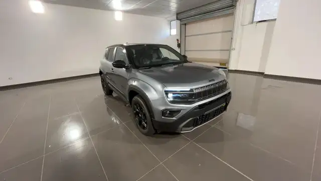 Jeep Avenger view 3