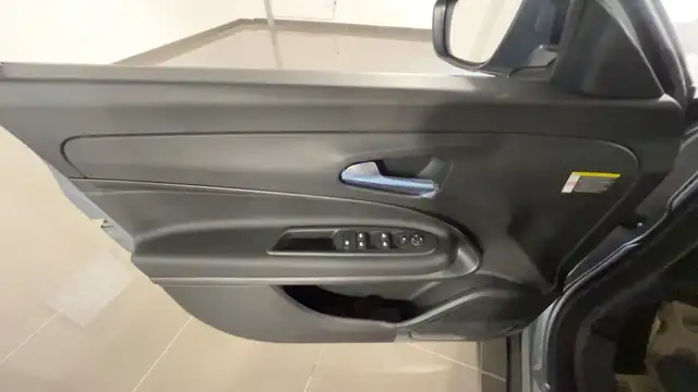 Jeep Avenger view 18