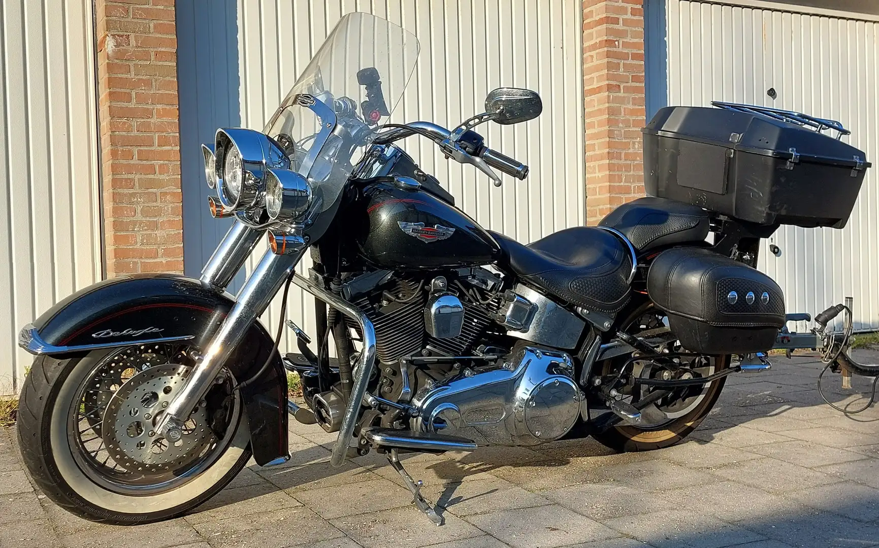 Harley-Davidson Softail FLSTN Softail Deluxe Zwart - 1