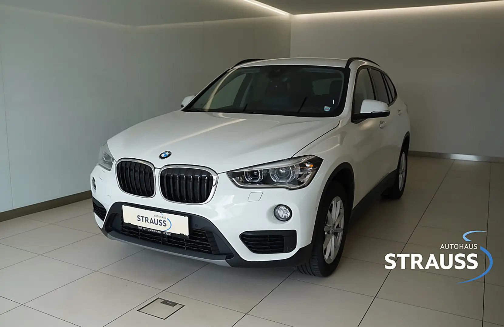 BMW X1 sDrive18d B47 Weiß - 1