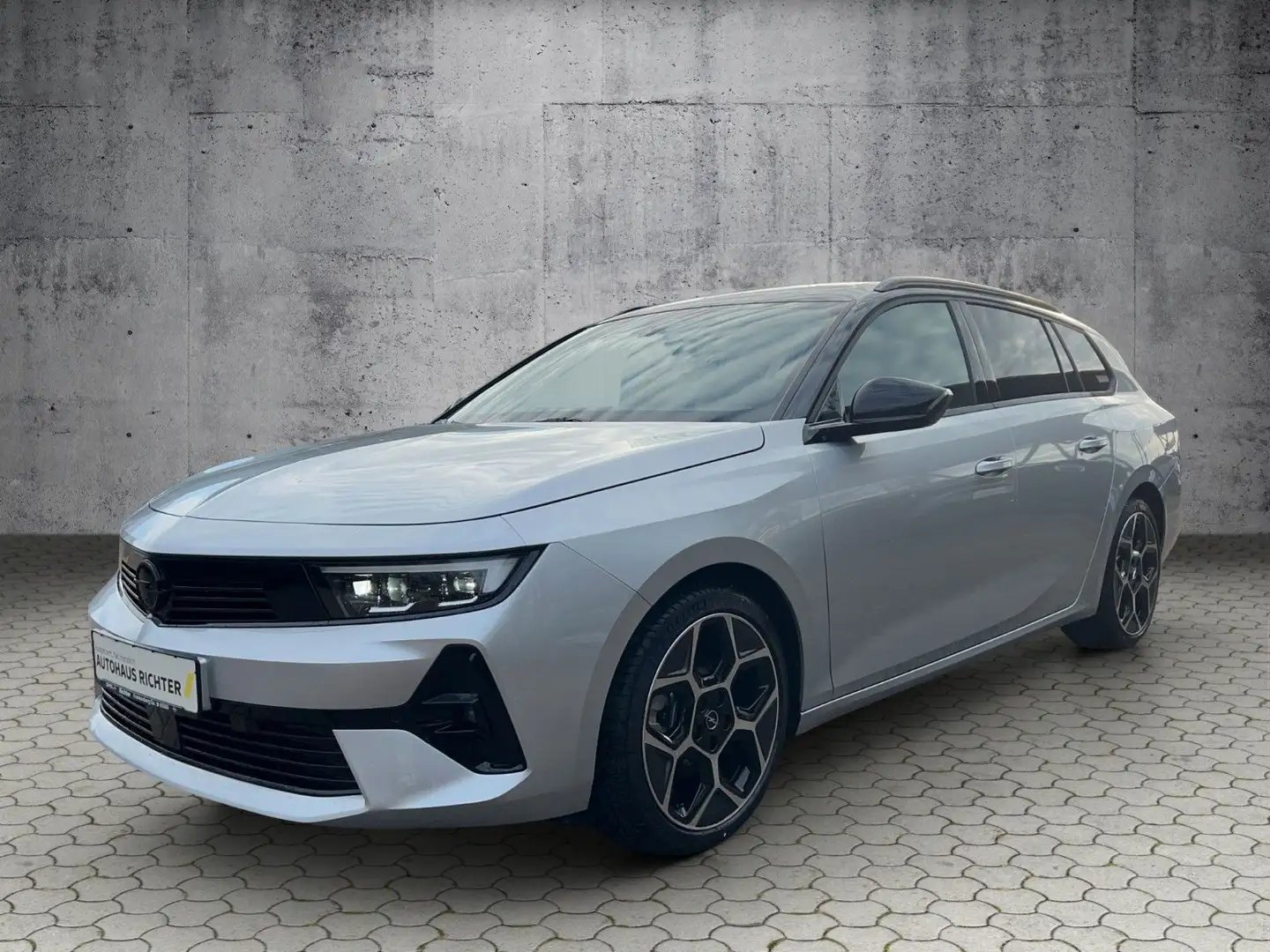 Opel Astra ST Ultimate AHZV, GLASDACH, PIXEL-LED, AGR Silber - 1