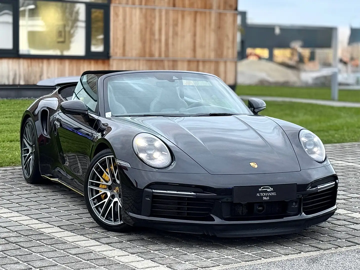 Porsche 992 911 Turbo S Cabrio *CARBON, LIFT, KERAMIK, VOLL* Schwarz - 1
