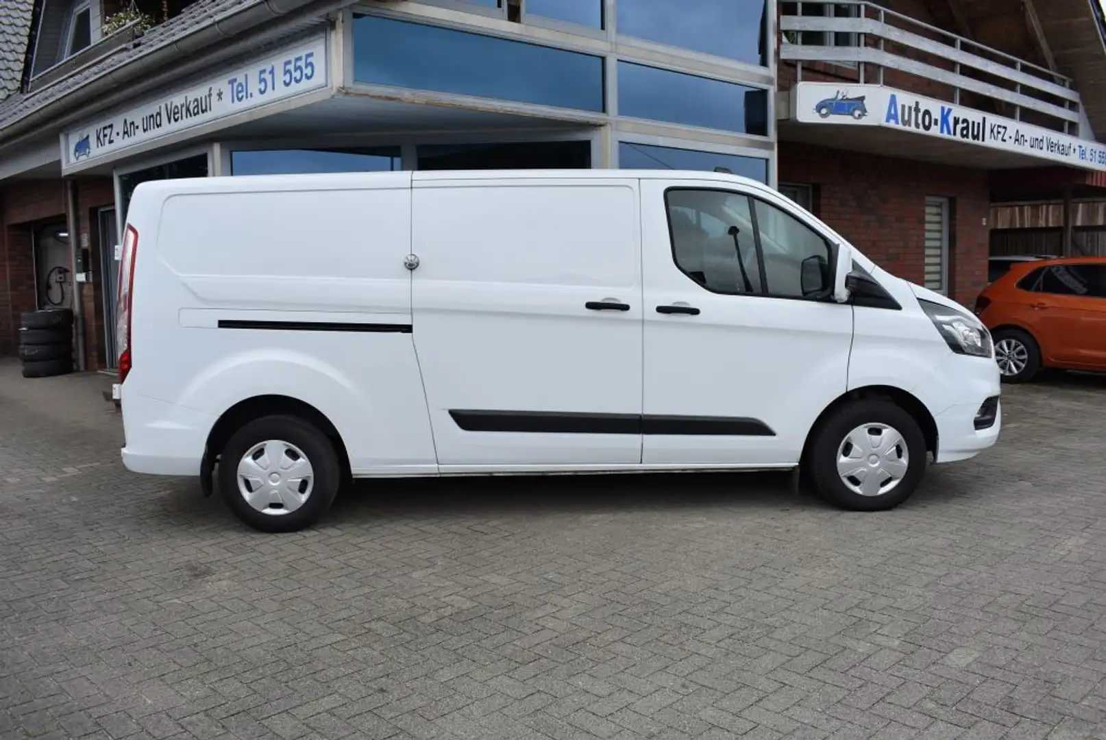 Ford Tourneo Custom 320 L2H1 VA MH Trend 3-Sitzer Klima Rückfahrkamera Blanc - 2