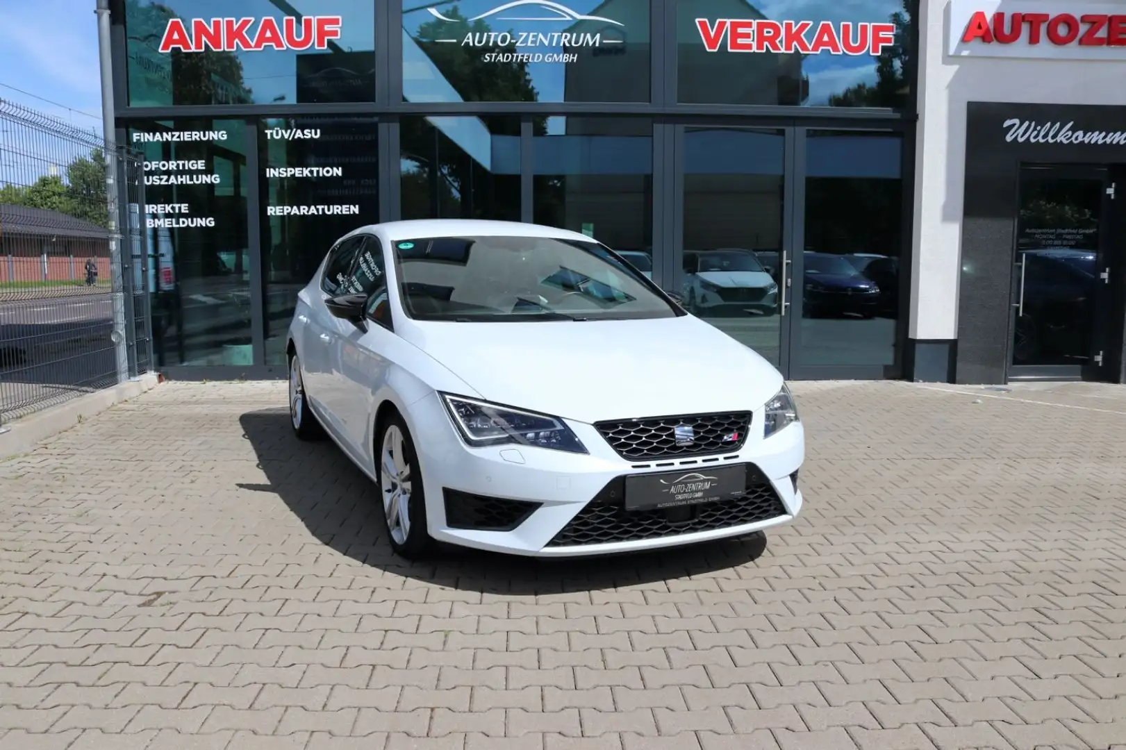SEAT Leon Cupra 290 Alcantara DAB ACC Navi Klima Weiß - 1