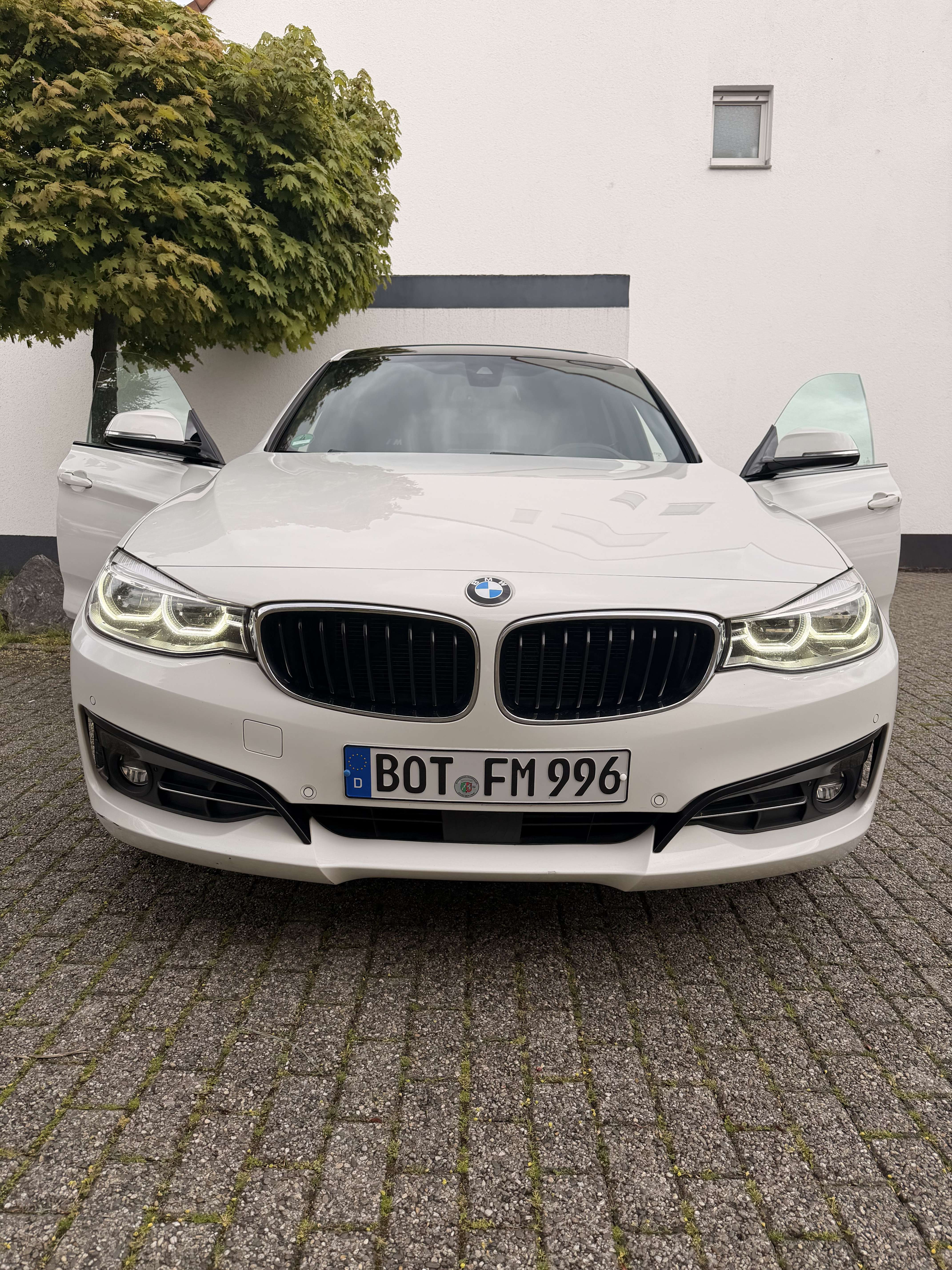 Second hand Bmw 3 Series 320