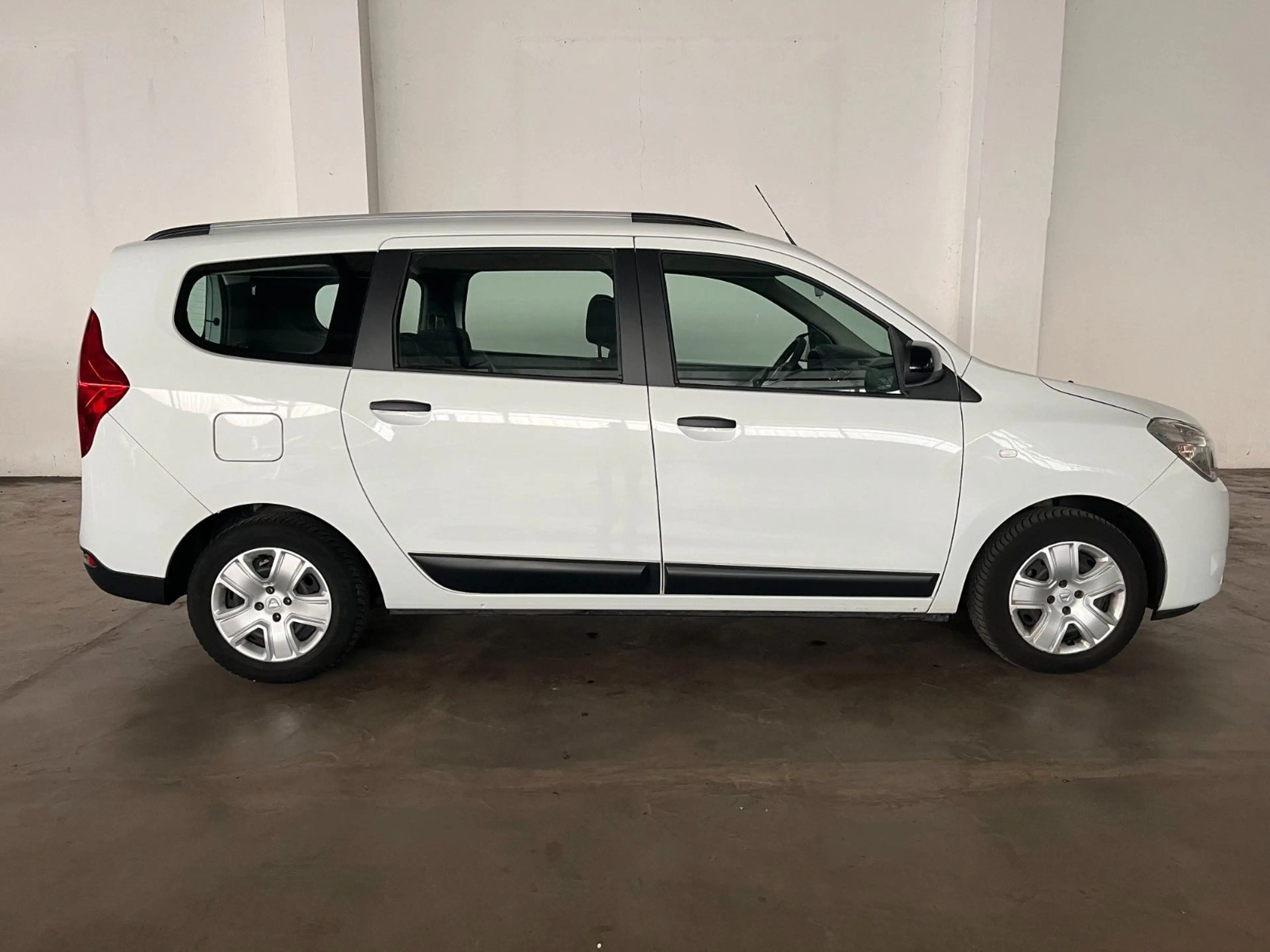 Dacia Lodgy Comfort 1.3 TCe 100 — photo 7