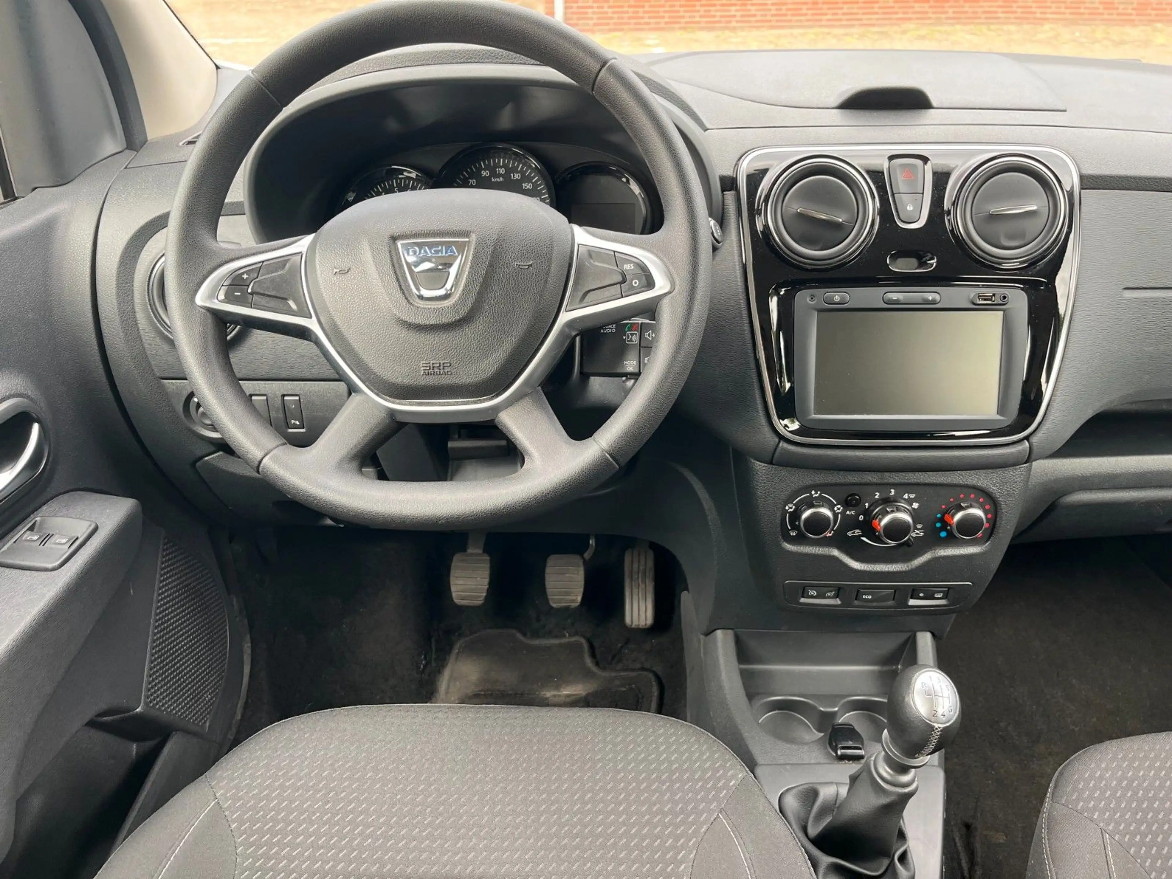 Dacia Lodgy Comfort 1.3 TCe 100 — photo 13