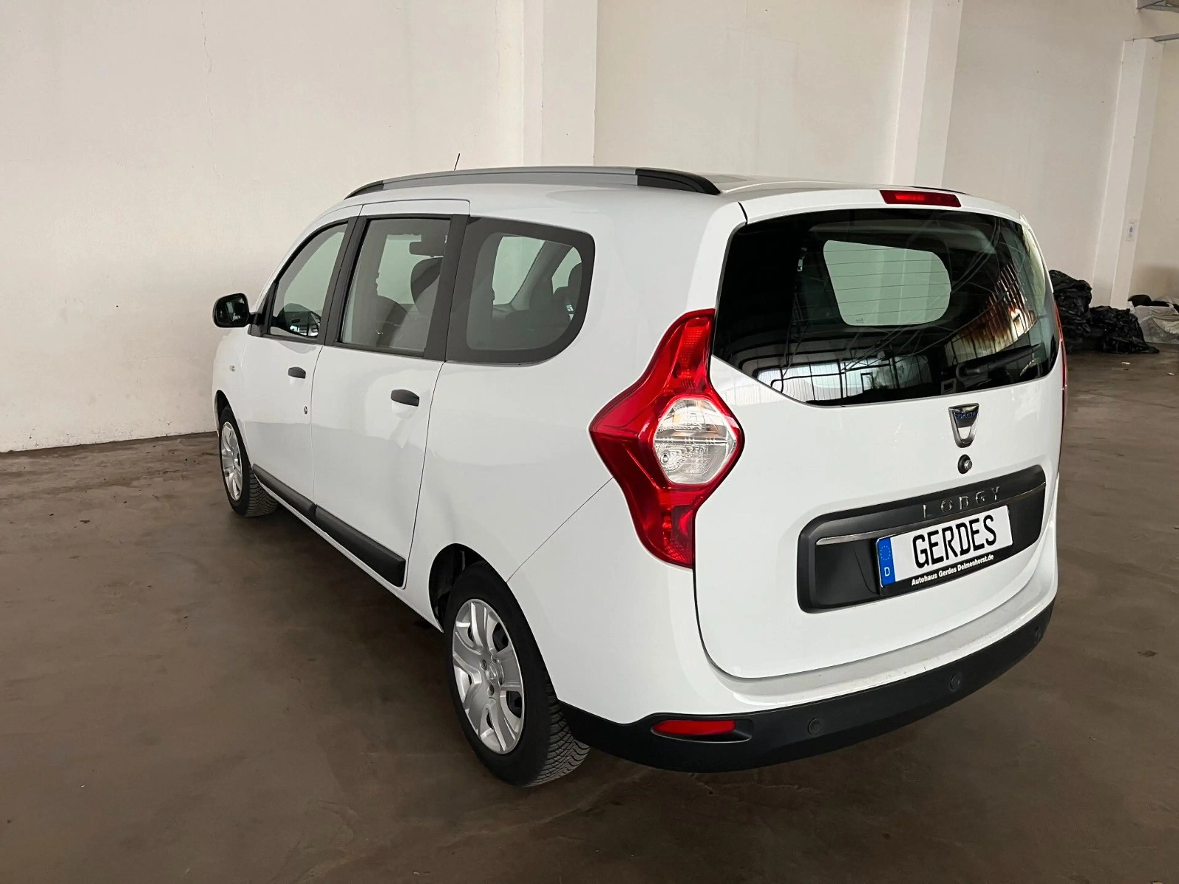 Dacia Lodgy Comfort 1.3 TCe 100 — photo 9