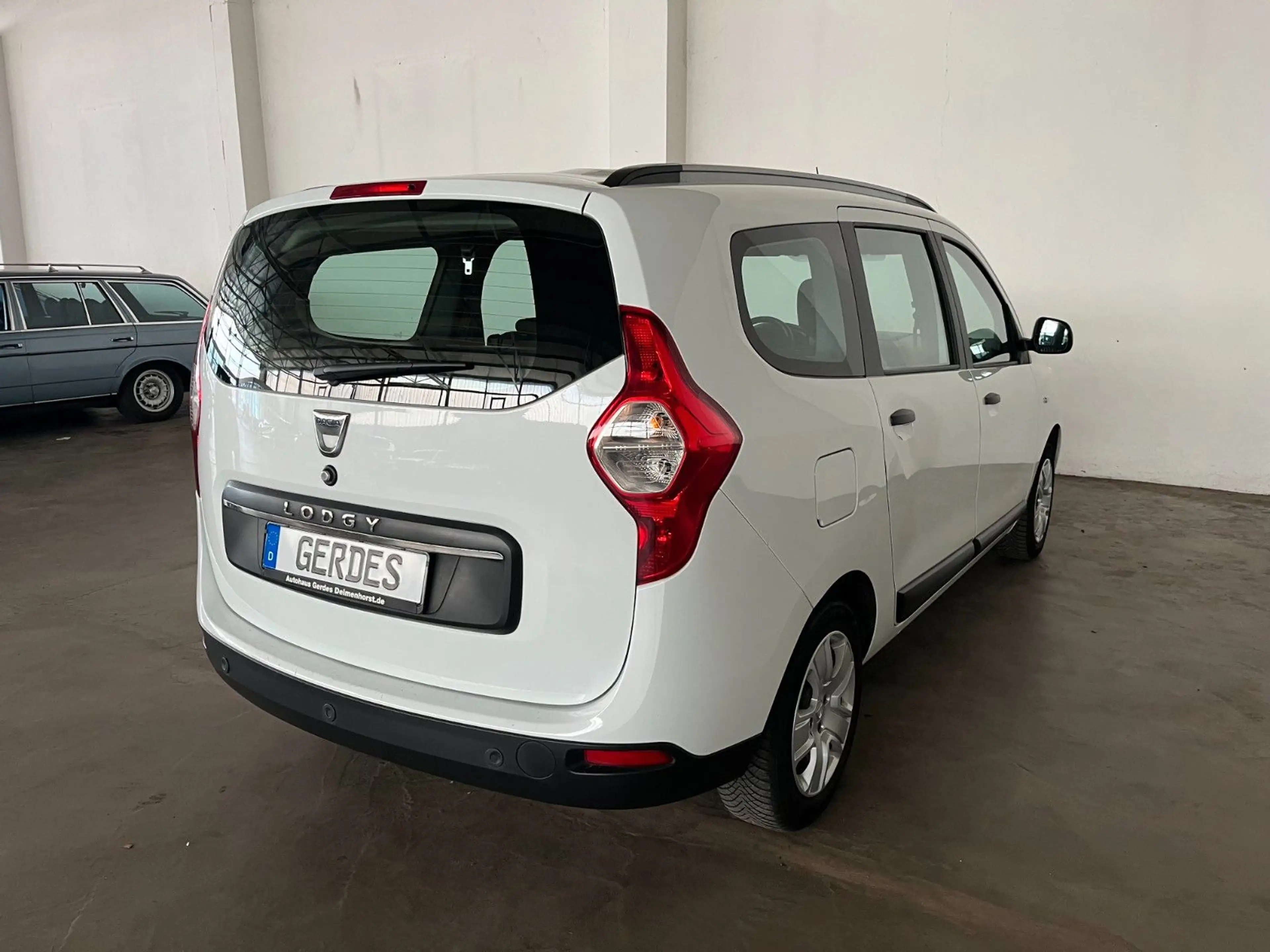 Dacia Lodgy Comfort 1.3 TCe 100 — photo 11