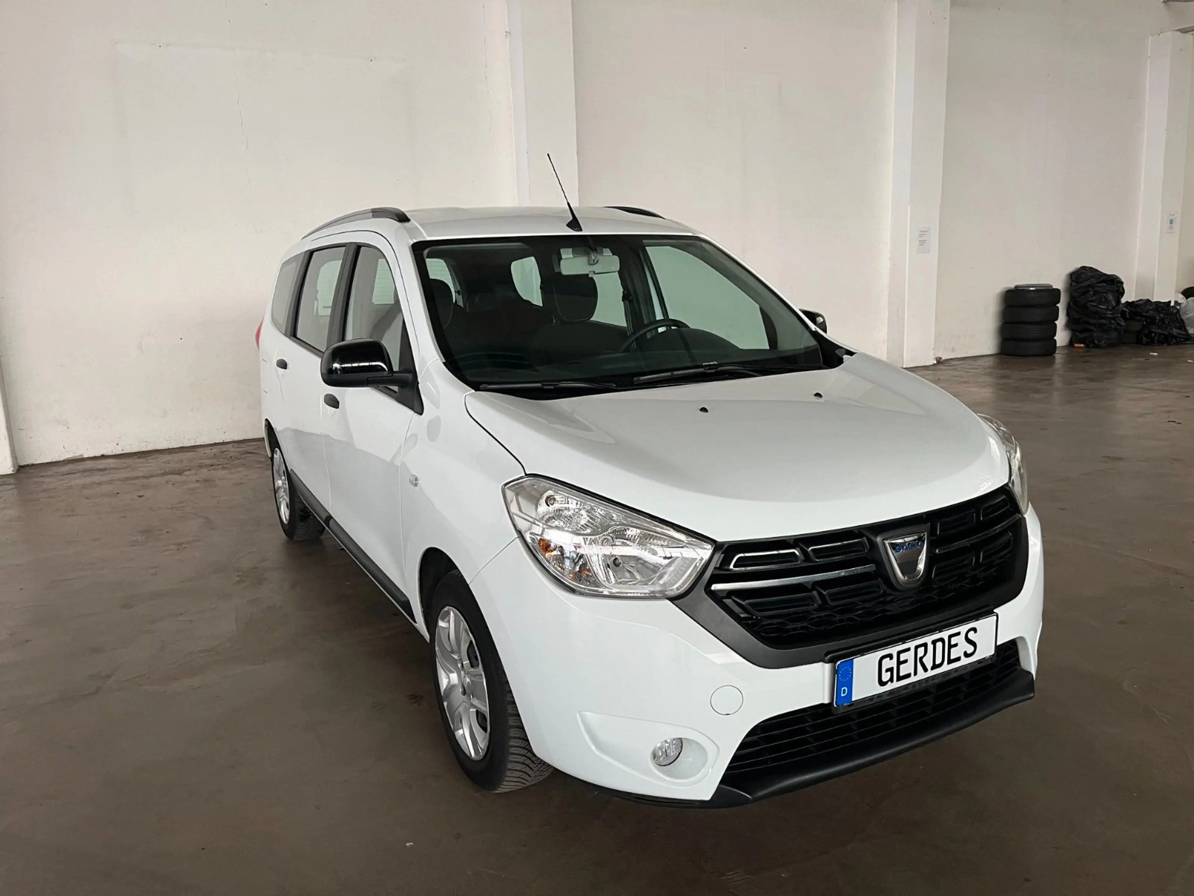 Dacia Lodgy Comfort 1.3 TCe 100 — photo 6