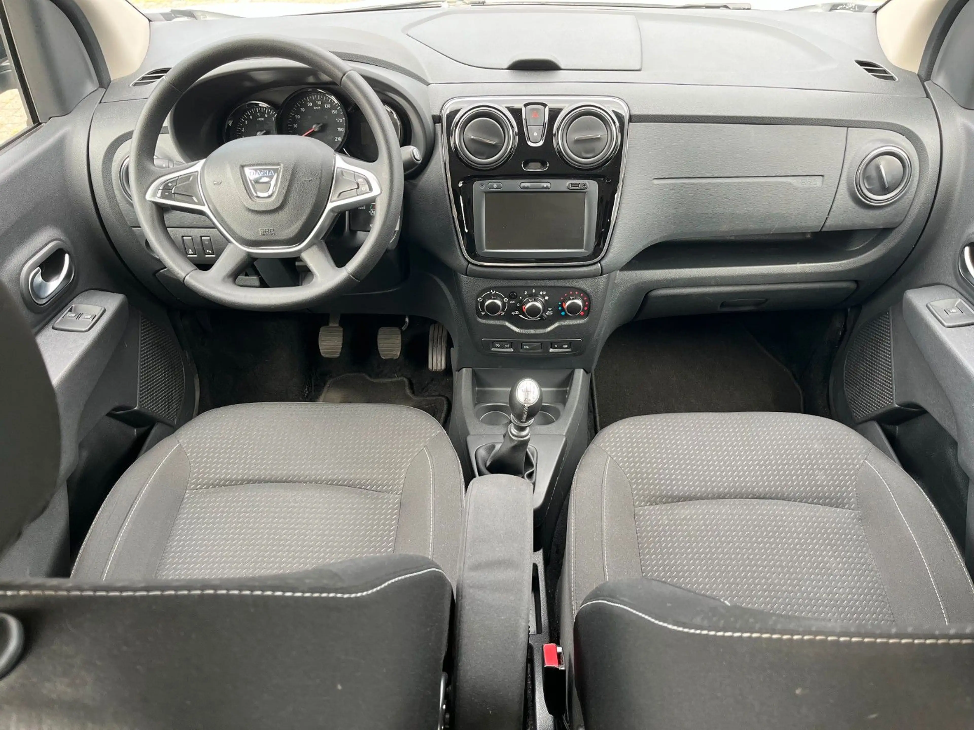 Dacia Lodgy Comfort 1.3 TCe 100 — photo 14