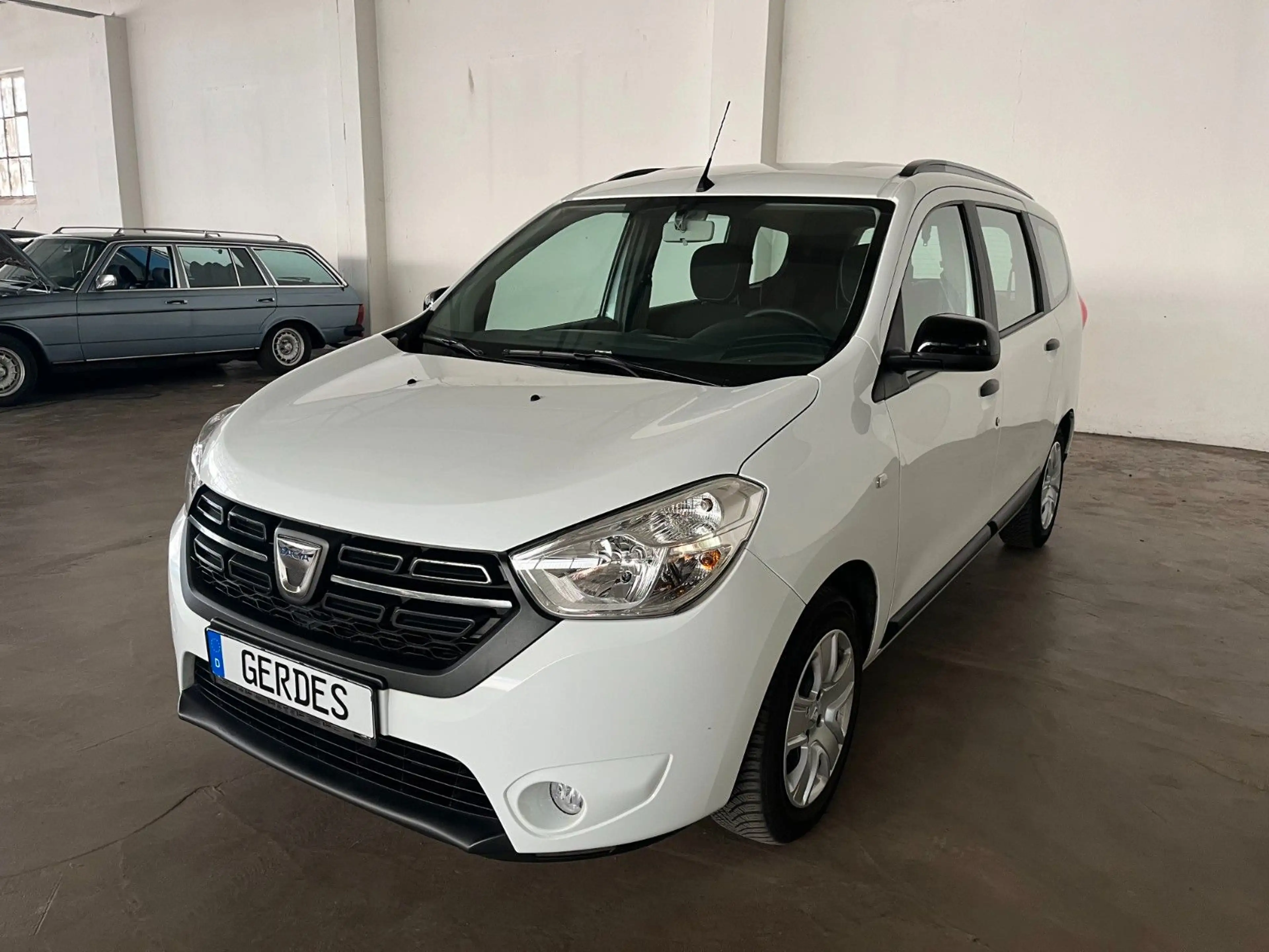 Dacia Lodgy Comfort 1.3 TCe 100 — photo 4