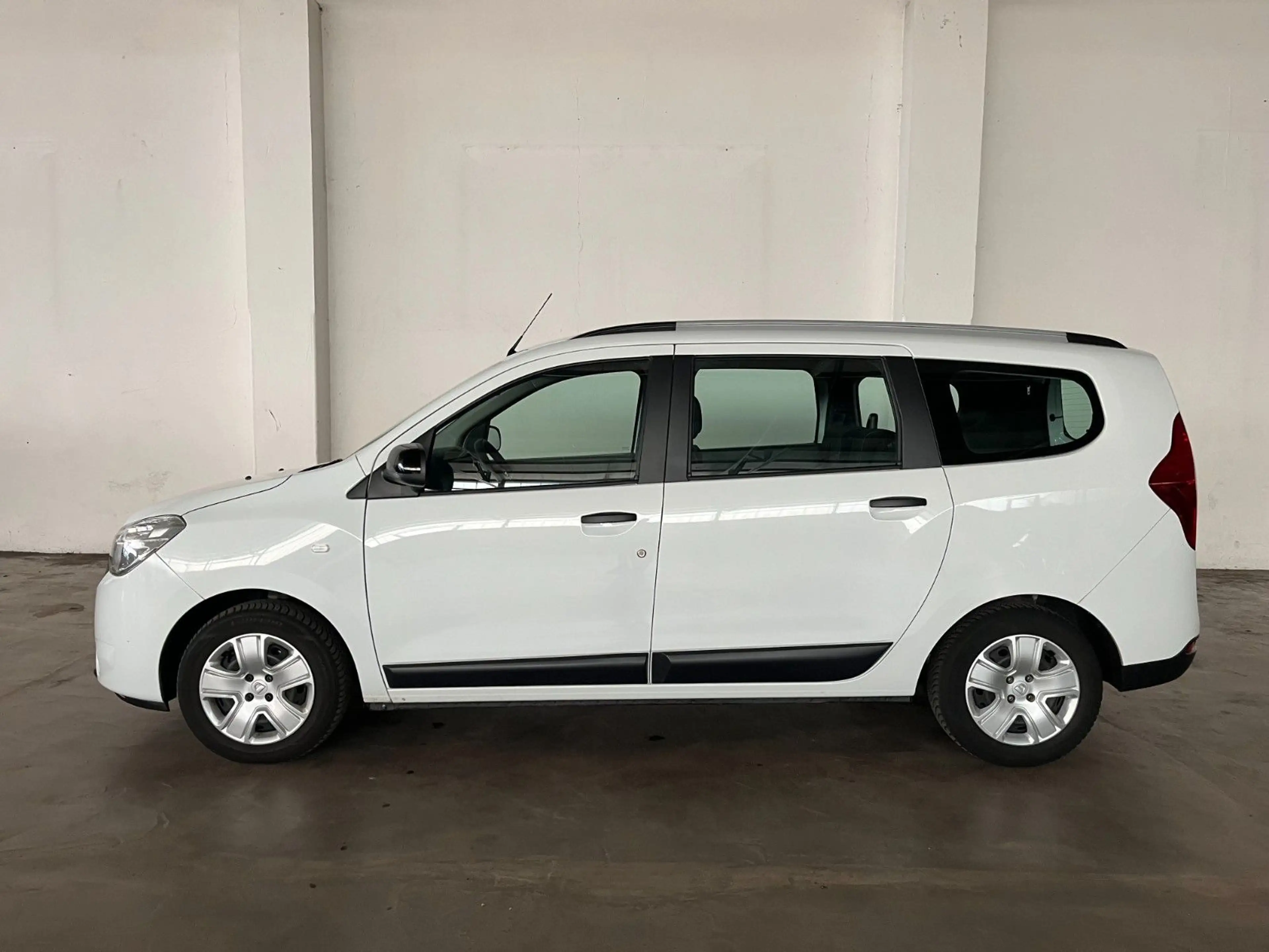 Dacia Lodgy Comfort 1.3 TCe 100 — photo 3