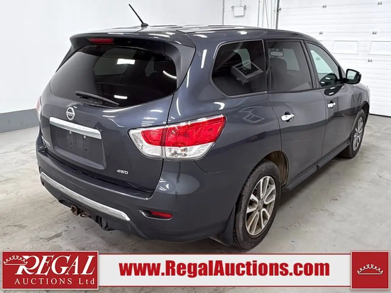 Nissan Pathfinder снимка Nissan Pathfinder