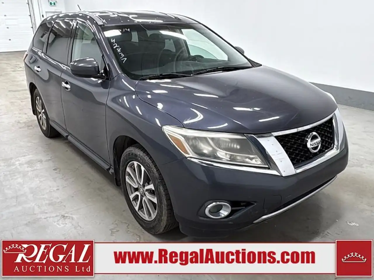 Nissan Pathfinder снимка Nissan Pathfinder