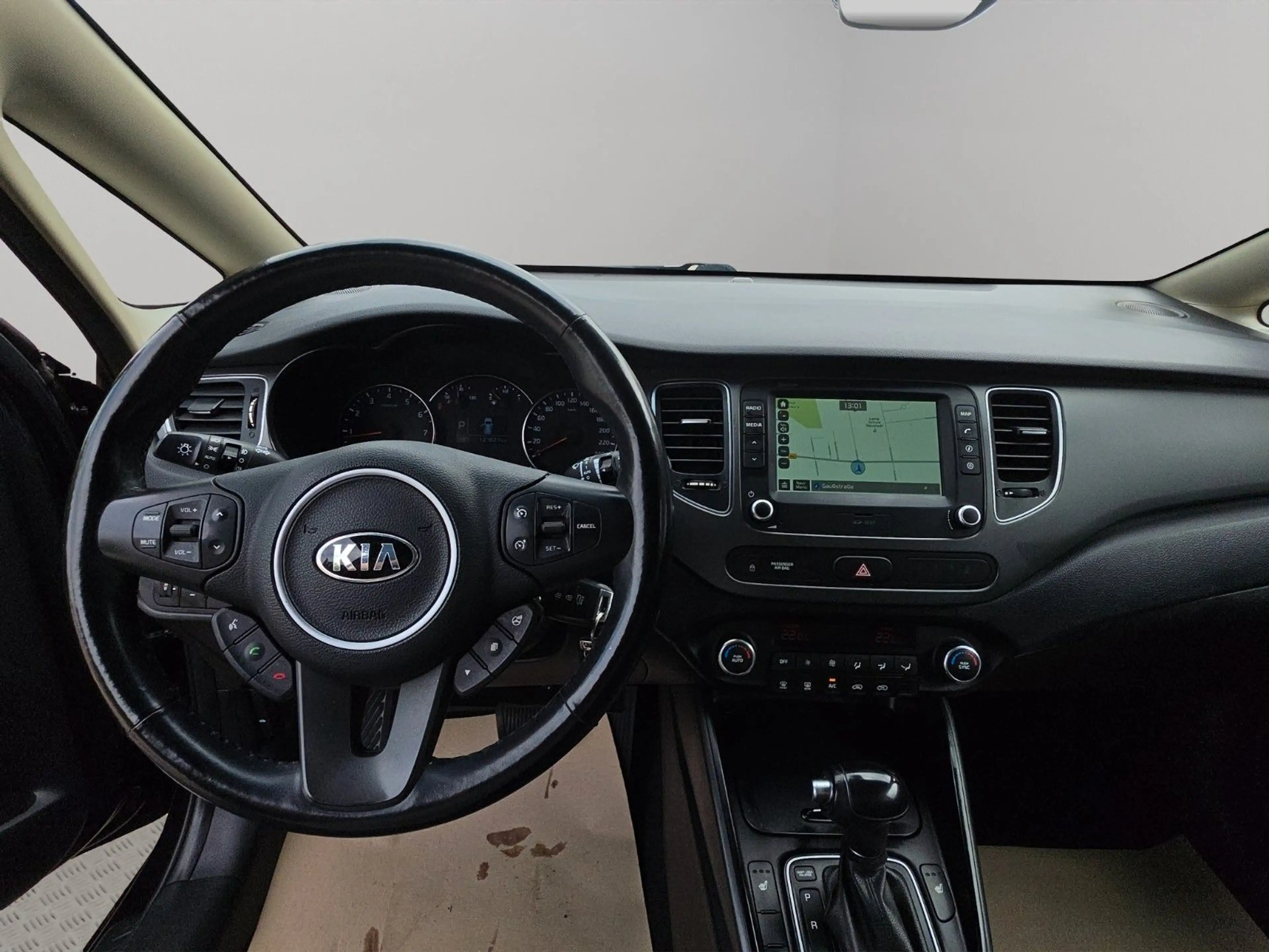 Kia Carens Vision — photo 10