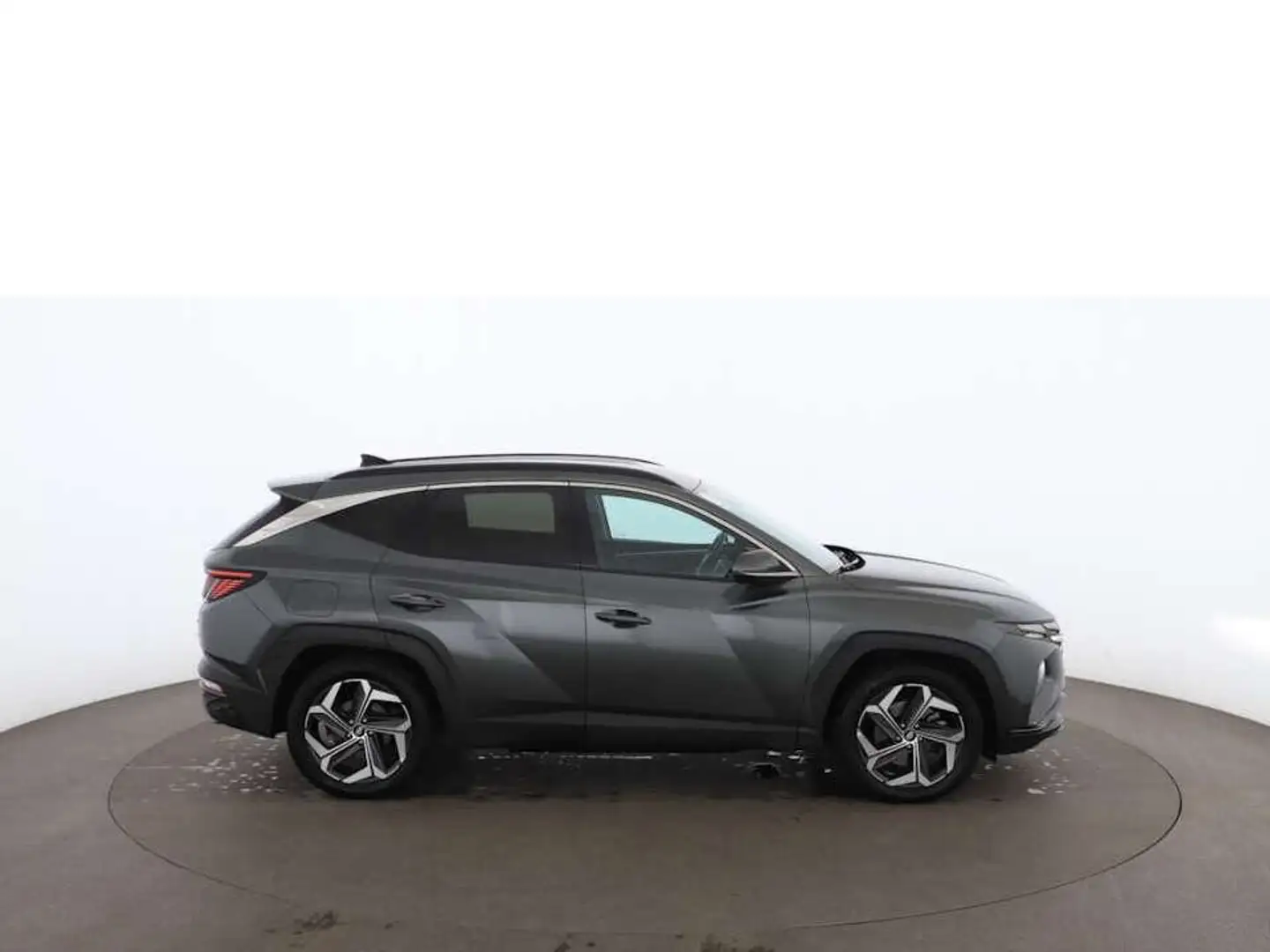 Hyundai TUCSON 1.6 T-GDI Aut LED NAVI SITZHZG TEMP R-CAM Grau - 2