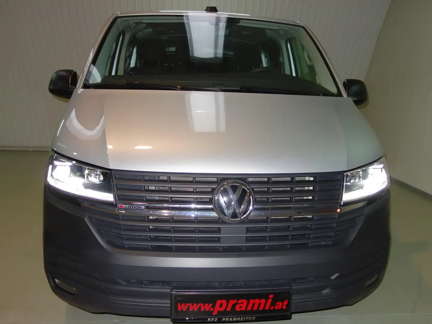 Volkswagen T6.1 Kombi VW Transporter LR ALLRAD 9sitzer Silber - 2