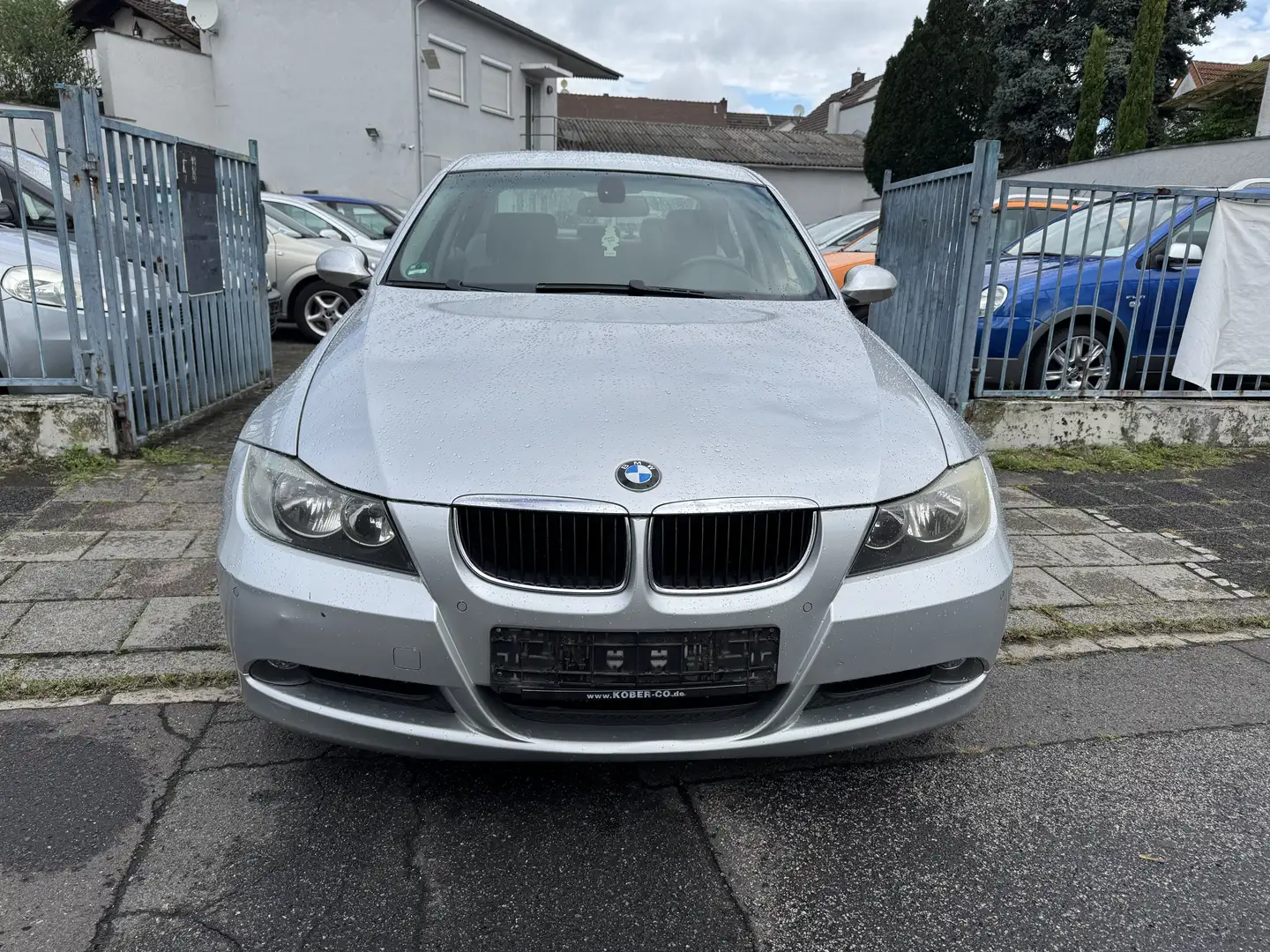 BMW 318 318i*AHK*PDC*ISOFIX*Klimaauto. Silber - 2