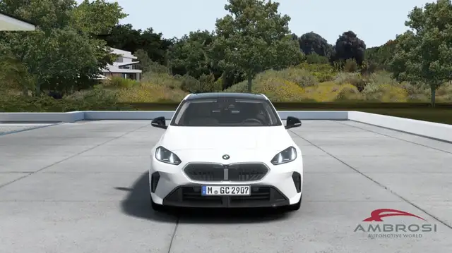 BMW 1 Series view 4