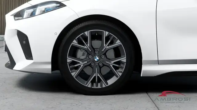 BMW 1 Series view 8