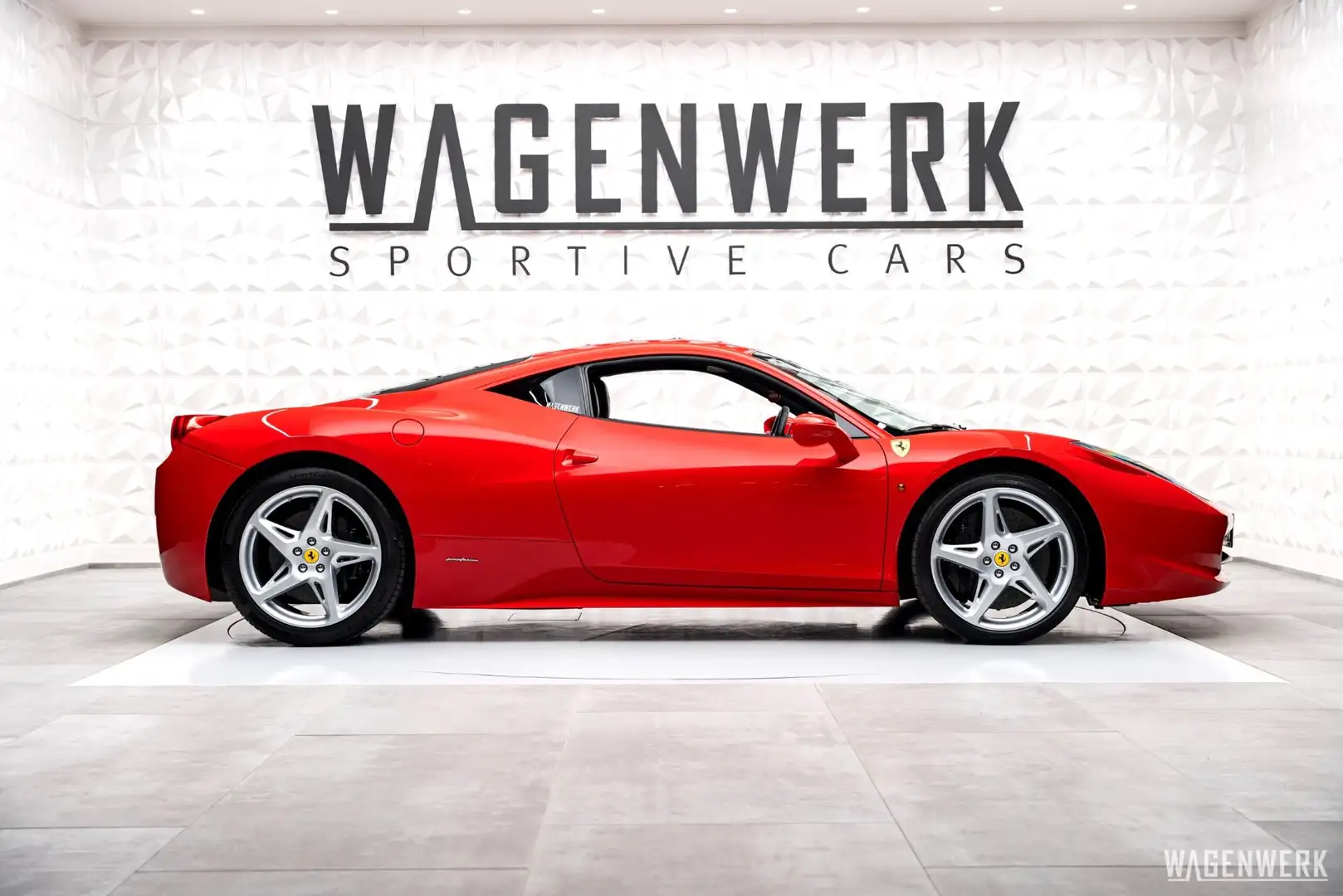 Ferrari 458 Italia RARITÄT 2.HAND NEUWAGENZUSTAND ERSTLACK Rouge - 2