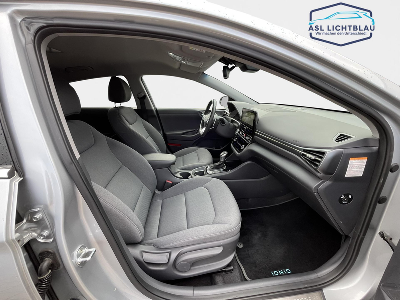 Hyundai IONIQ PLUG IN Hybrid ADVANTAGE 1.6 — photo 13