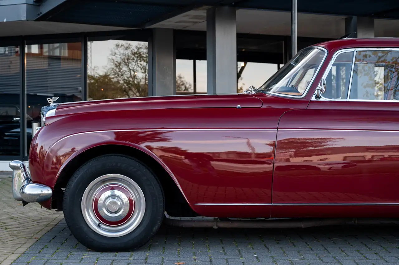 Bentley Continental S2 by H.J. Mulliner, foto 2