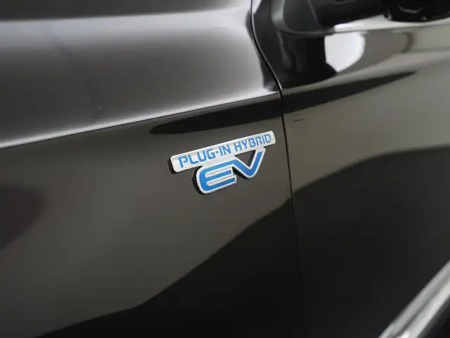 Mitsubishi Outlander view 22