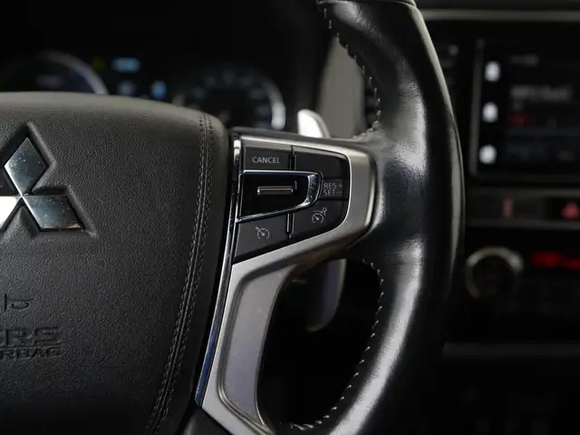 Mitsubishi Outlander view 10