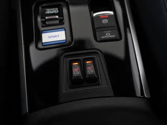 Mitsubishi Outlander view 12