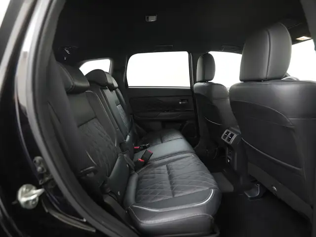 Mitsubishi Outlander view 29