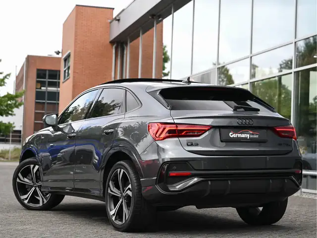 Audi Q3 view 2