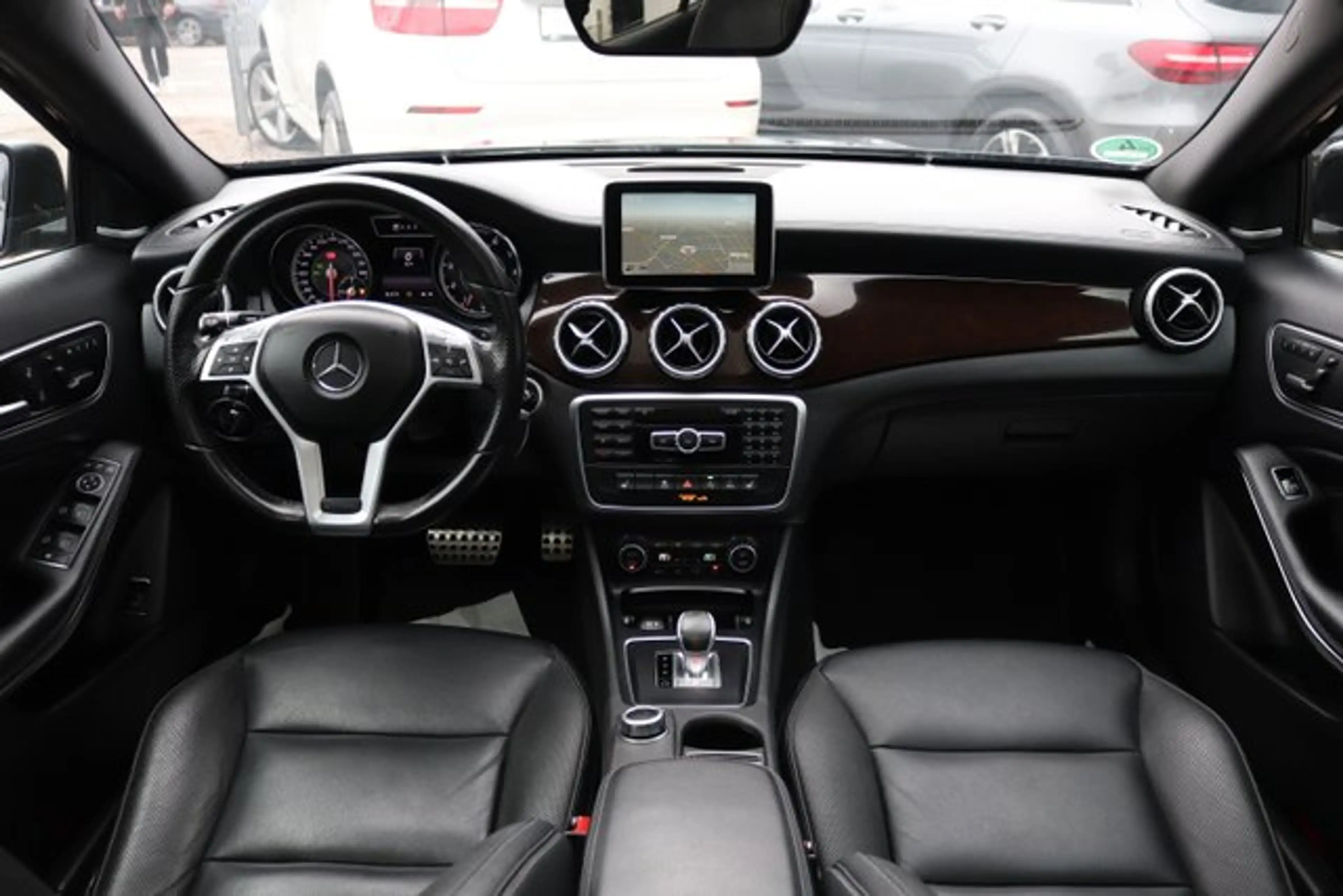 Mercedes-Benz GLA 45 AMG 4MATIC Panoram*Kamera*H&K*Memory — photo 7