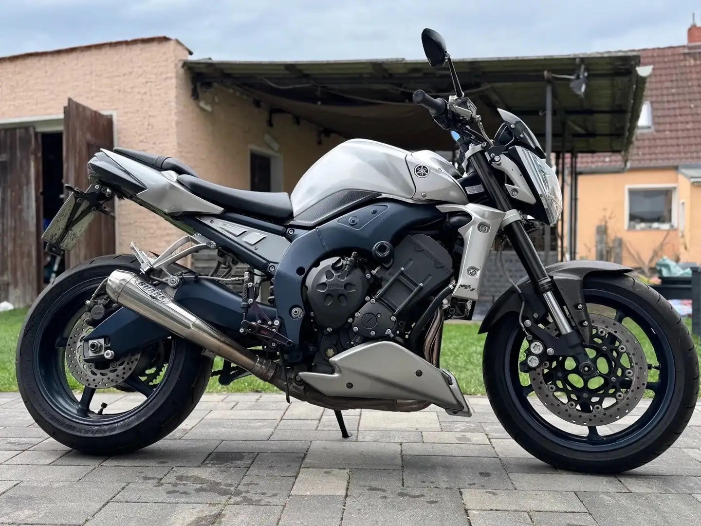 Yamaha FZ 1 Naked Argintiu - 1