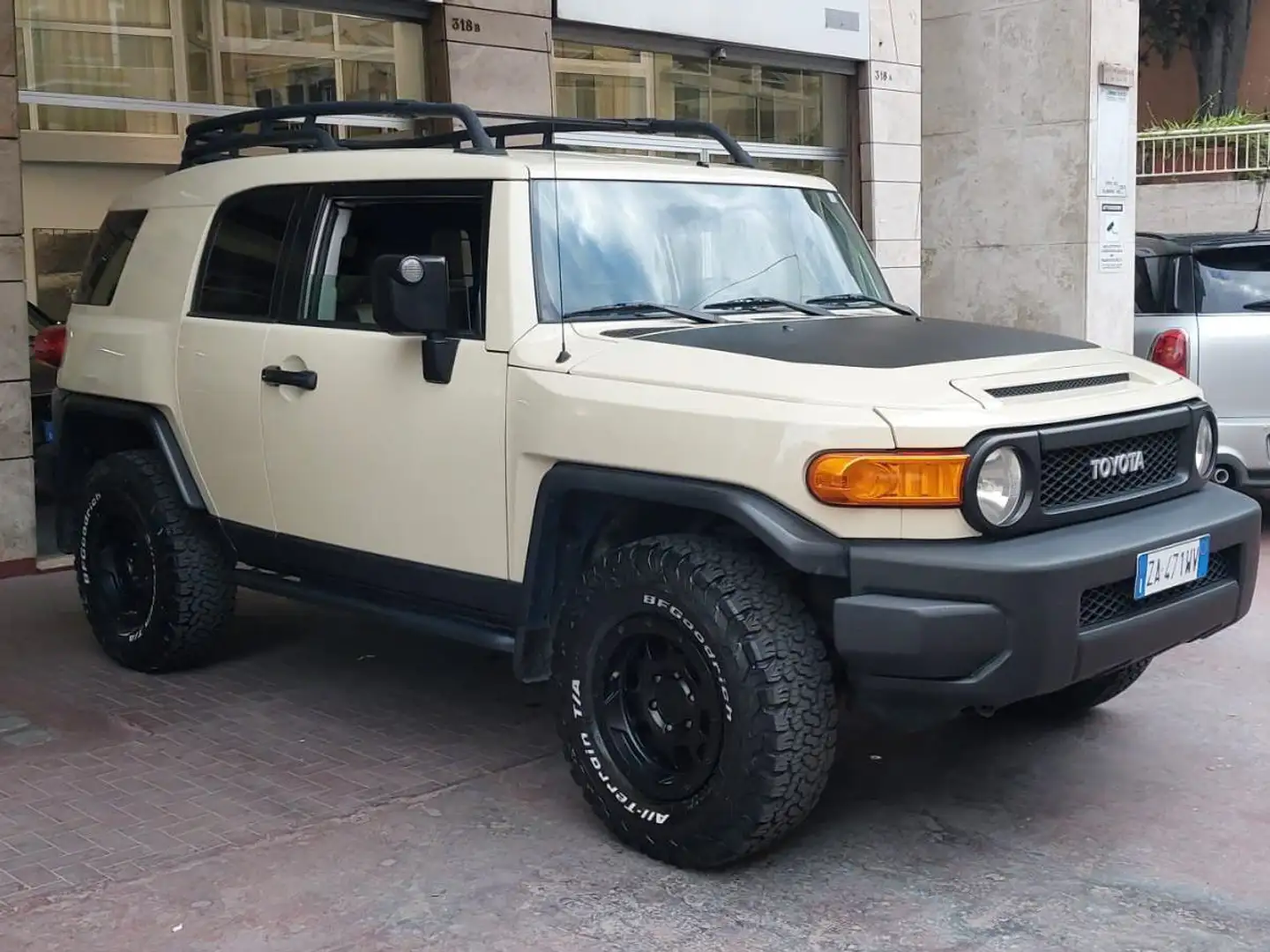 Toyota FJ Cruiser TRAIL TEAMS Bej - 1