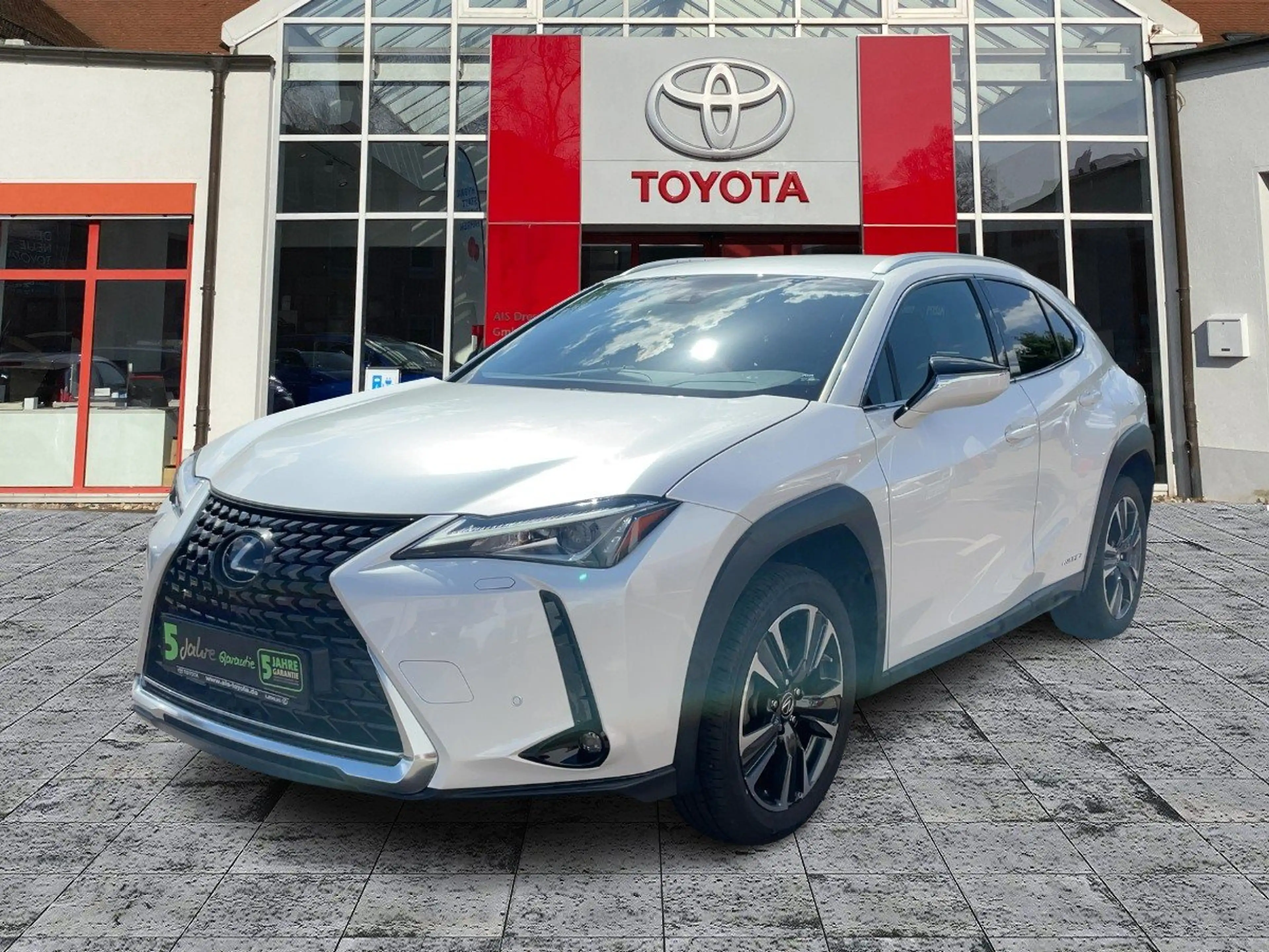 Lexus UX 250h Style Edition ACC+LED+SHZ+2xKlima — photo 2