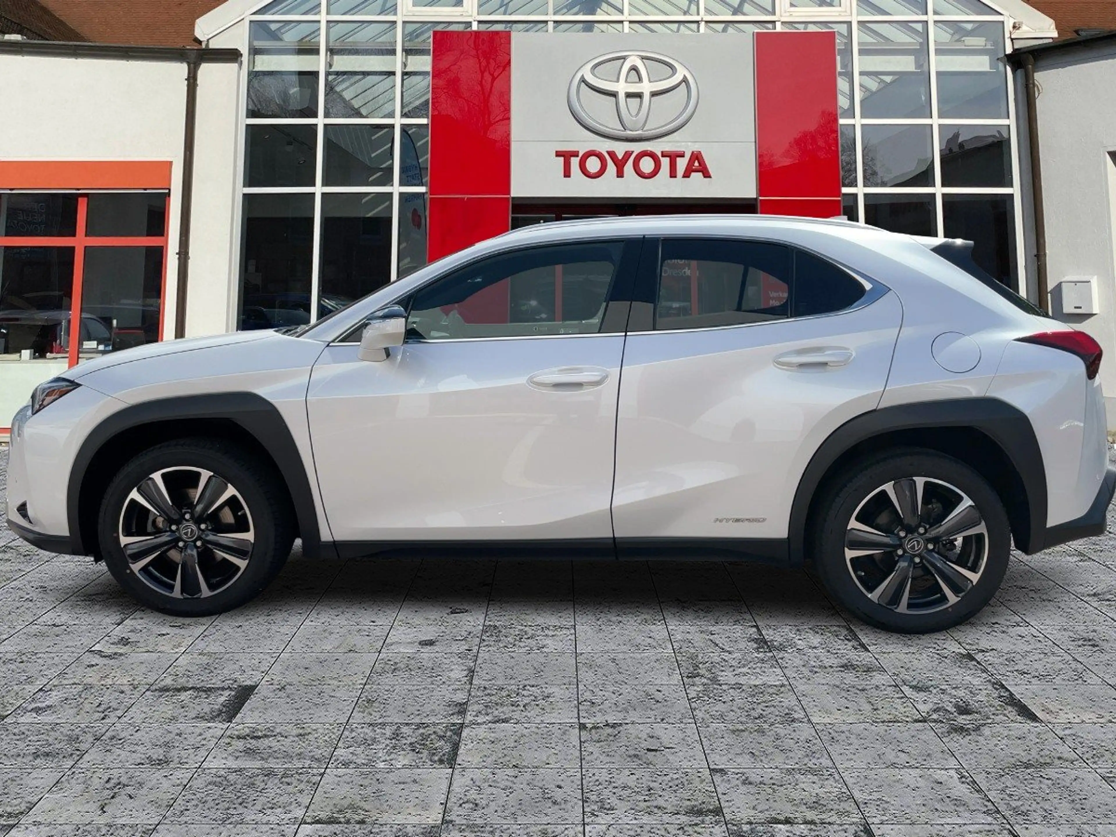Lexus UX 250h Style Edition ACC+LED+SHZ+2xKlima — photo 3