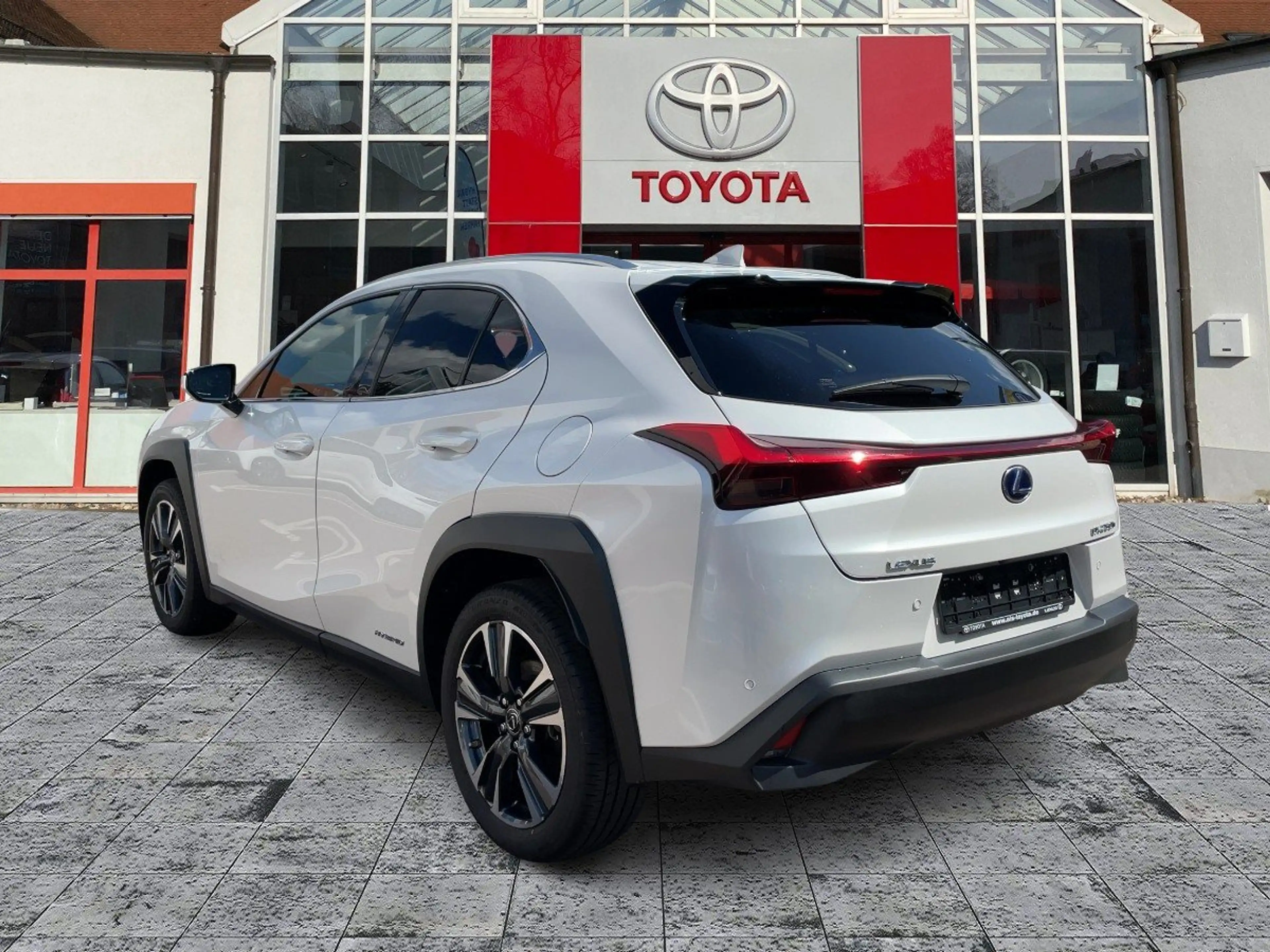 Lexus UX 250h Style Edition ACC+LED+SHZ+2xKlima — photo 4