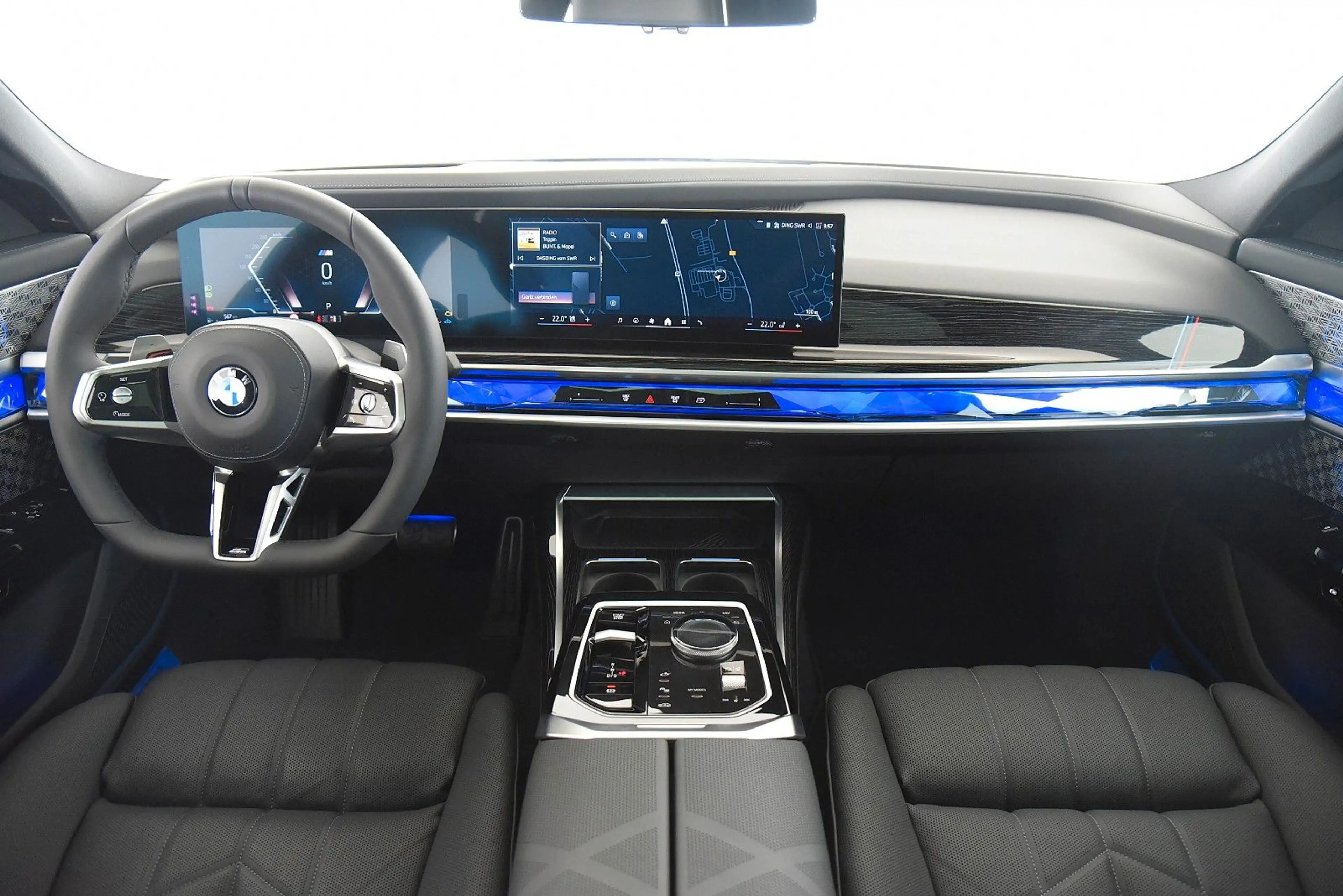 BMW 740 d xDrive M Sport Pro ACC Pano B&W HUD AHK LED — photo 9
