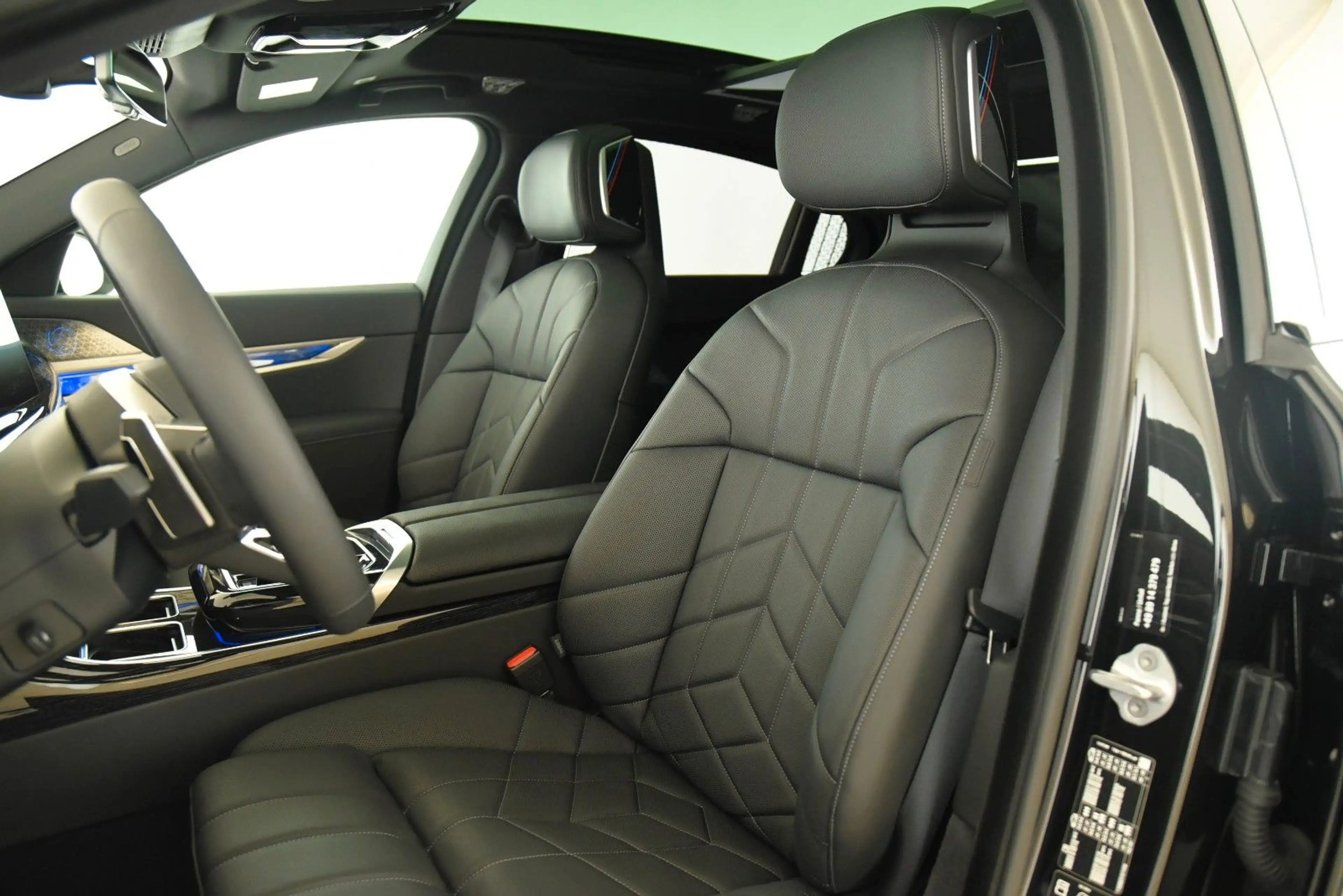 BMW 740 d xDrive M Sport Pro ACC Pano B&W HUD AHK LED — photo 5