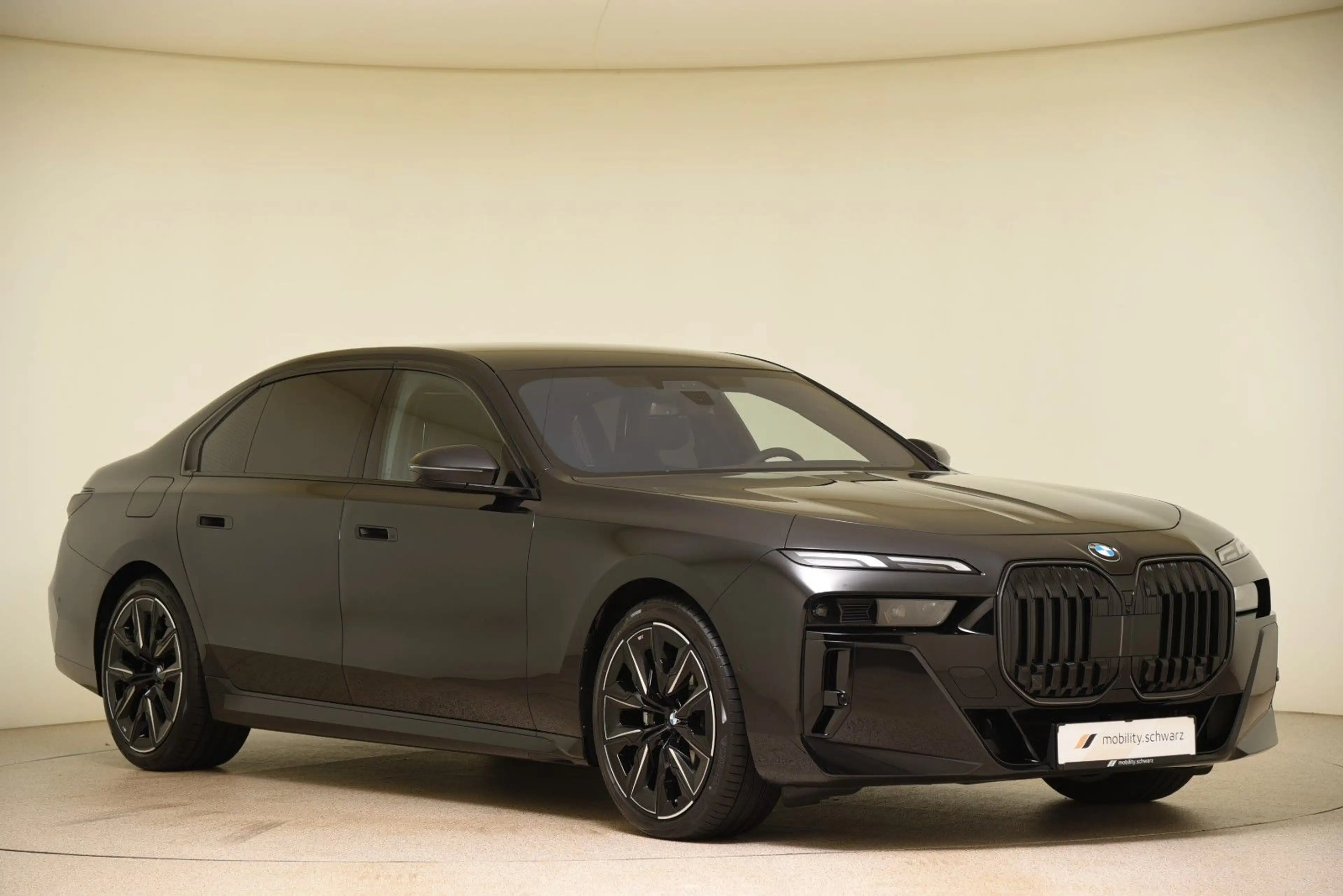 BMW 740 d xDrive M Sport Pro ACC Pano B&W HUD AHK LED — photo 4