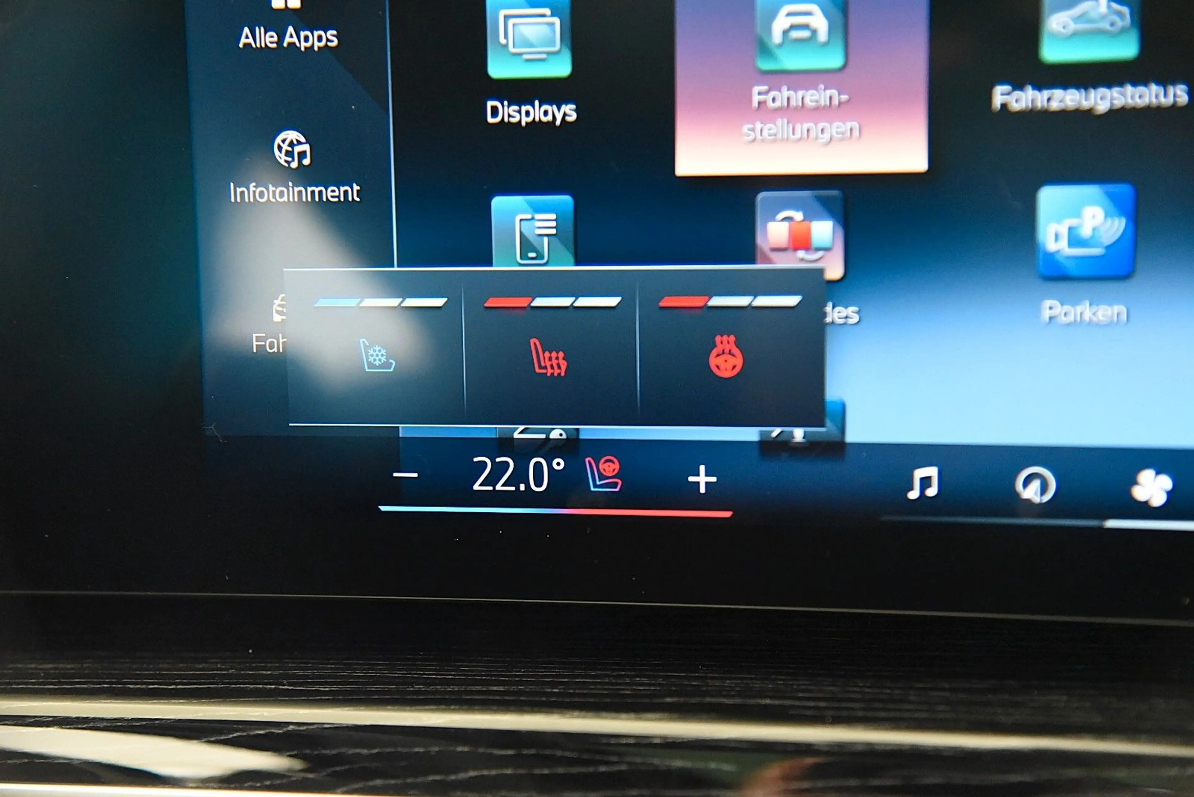 BMW 740 d xDrive M Sport Pro ACC Pano B&W HUD AHK LED — photo 15
