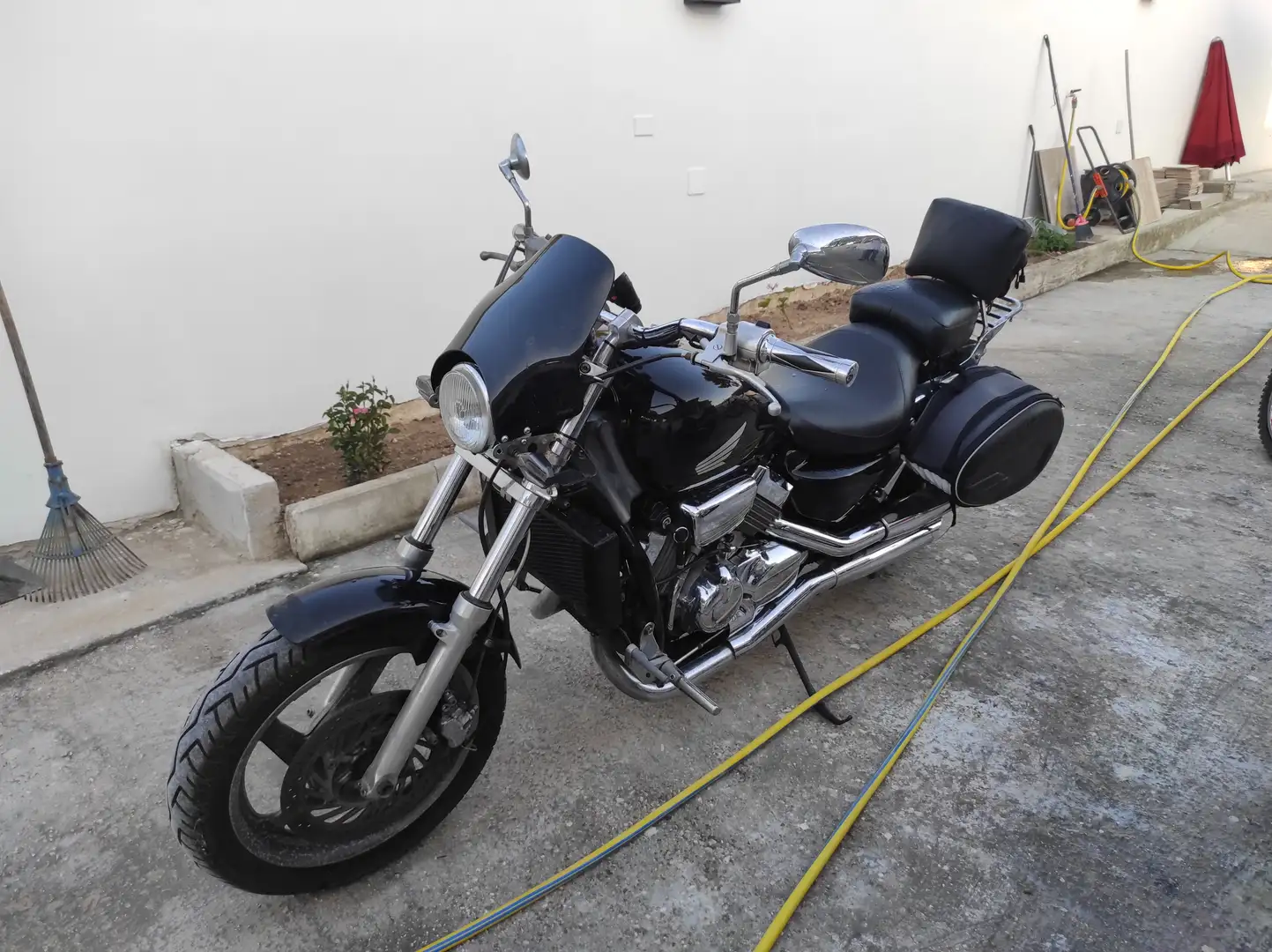Honda VF 750 Noir - 2