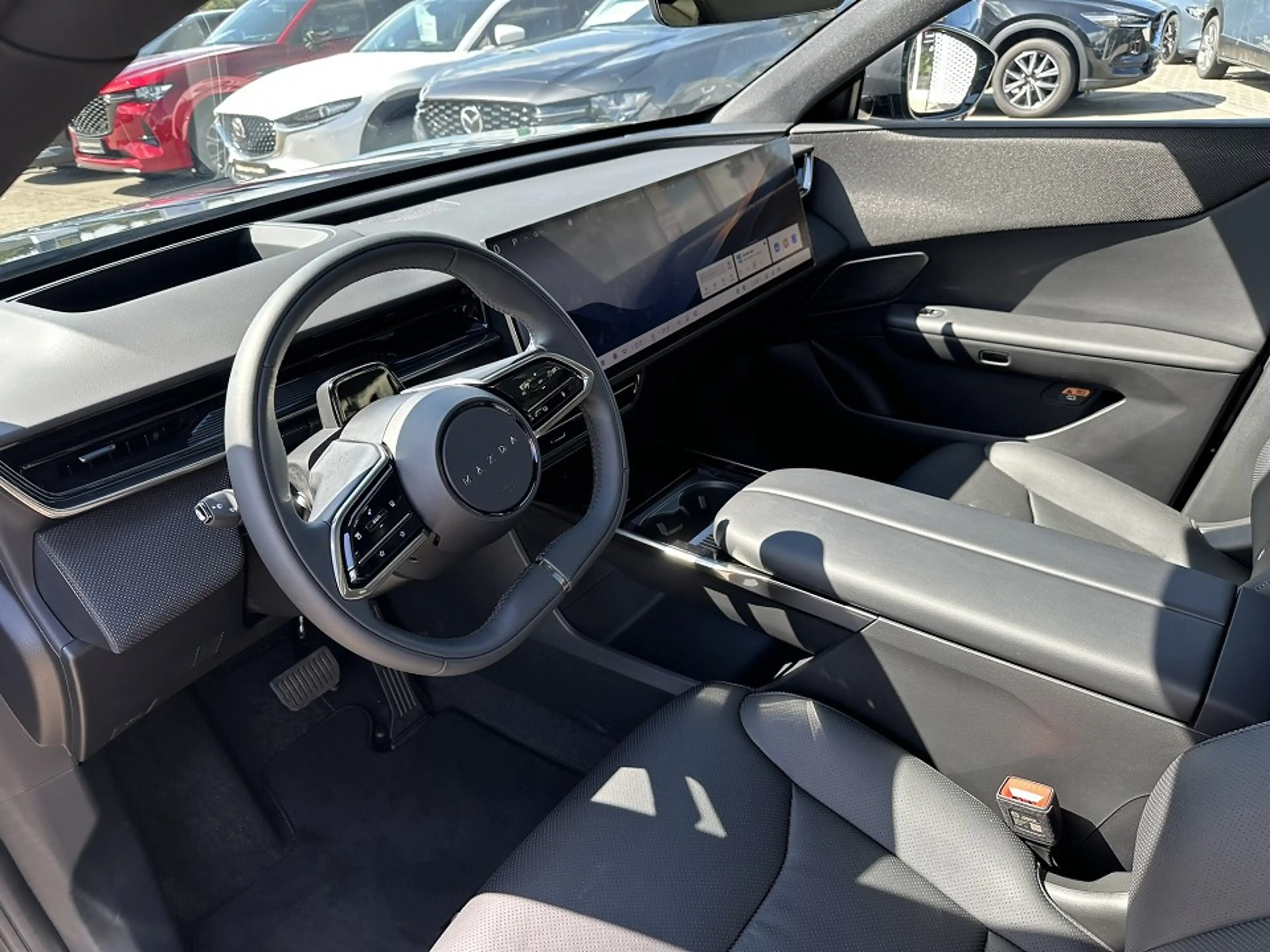 Mazda CX-6e 5WGN EV 258ps 1AT RWD Takumi BKTR PABS — photo 9