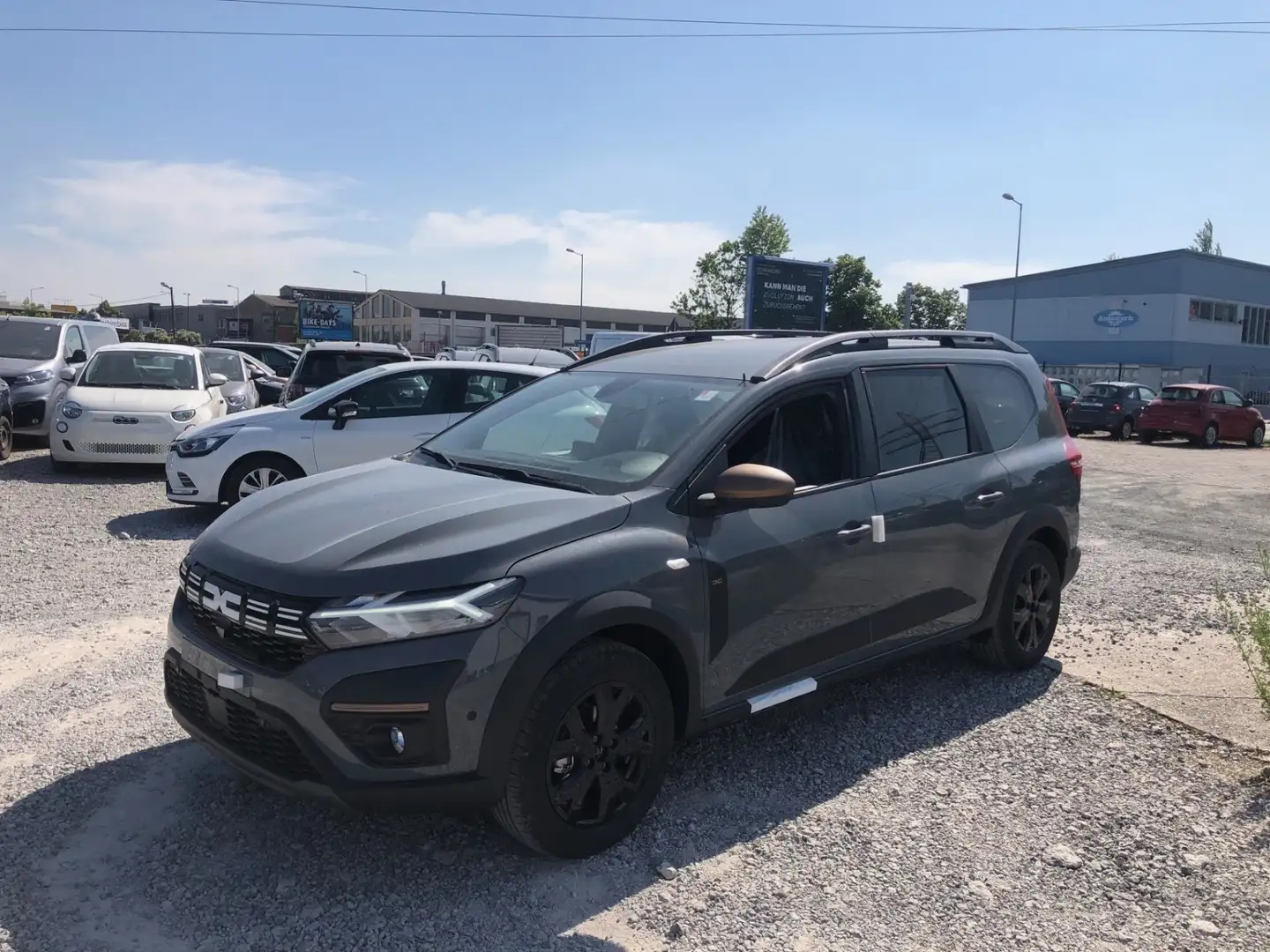 Dacia Jogger Extreme+ TCe 100 ECO-G Gris - 1