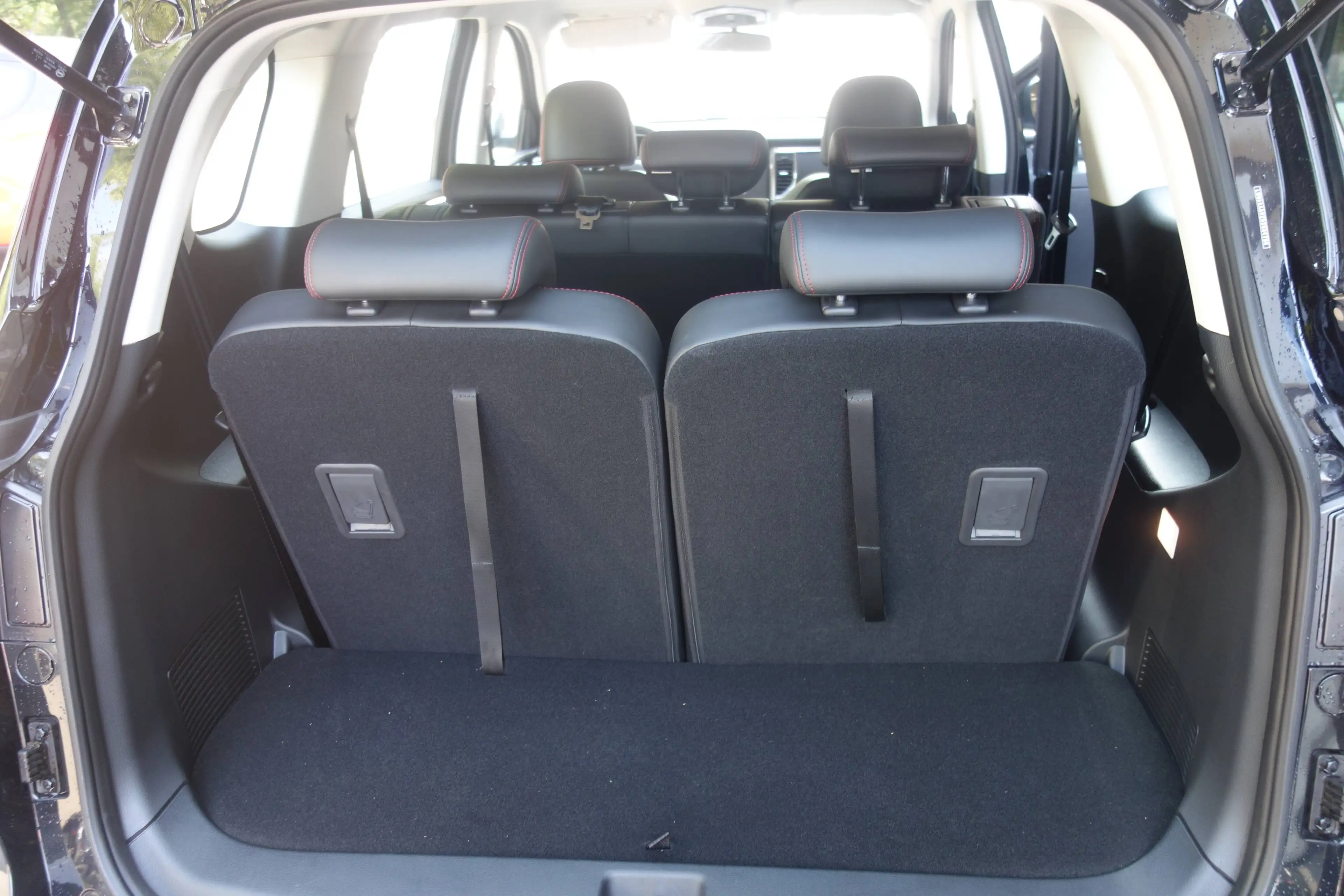 SWM G05 7-Sitze SUV — photo 12